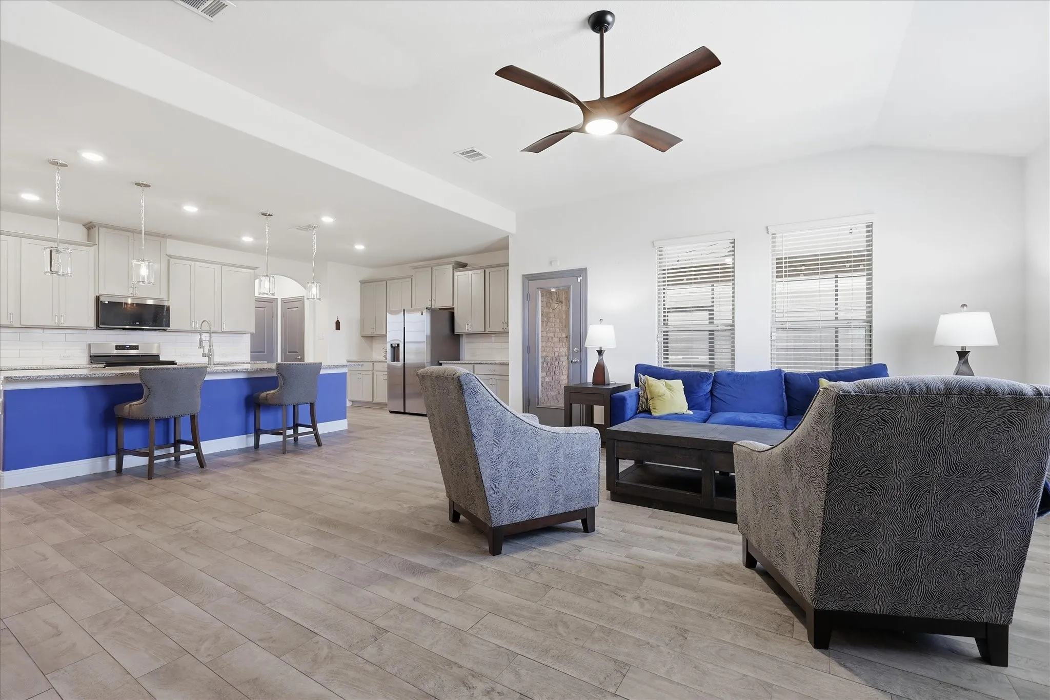 Single Family Residence For Sale in Denton County , 10421 Table Bluff Street, Aubrey, Texas 76227, 5 Bedroom, 4 Bathroom, 3 Garage spaces, 3,271 Sqft, built in 2021, mls#21341179, Real Estate Agent in Aubrey, Homes For Sale in Denton county, Homes For Sale in Aubrey, Realtor in Aubrey Texas, Real Estate Brokerage Independent Realty Texas, Luminita Cordes Realtor