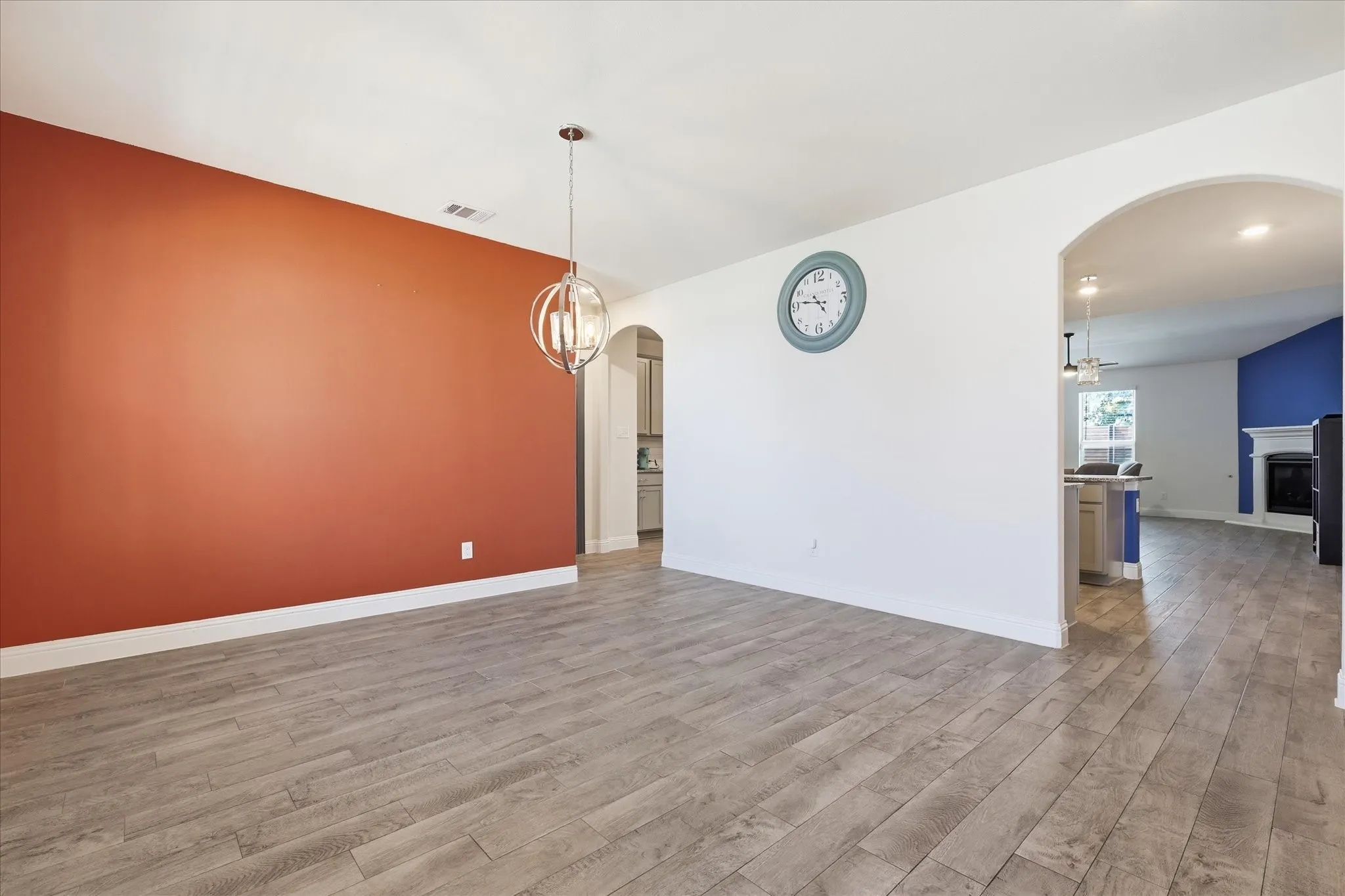 Single Family Residence For Sale in Denton County , 10421 Table Bluff Street, Aubrey, Texas 76227, 5 Bedroom, 4 Bathroom, 3 Garage spaces, 3,271 Sqft, built in 2021, mls#21341179, Real Estate Agent in Aubrey, Homes For Sale in Denton county, Homes For Sale in Aubrey, Realtor in Aubrey Texas, Real Estate Brokerage Independent Realty Texas, Luminita Cordes Realtor