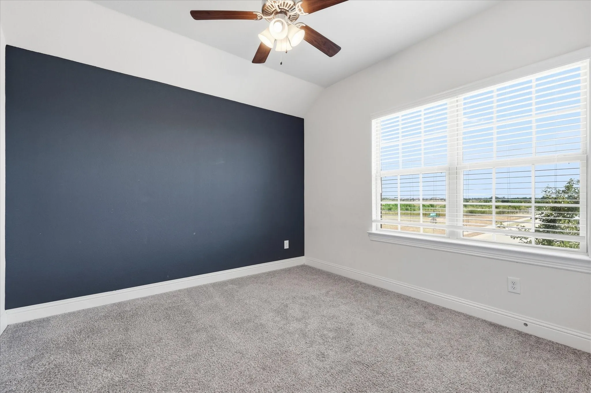 Single Family Residence For Sale in Denton County , 10421 Table Bluff Street, Aubrey, Texas 76227, 5 Bedroom, 4 Bathroom, 3 Garage spaces, 3,271 Sqft, built in 2021, mls#21341179, Real Estate Agent in Aubrey, Homes For Sale in Denton county, Homes For Sale in Aubrey, Realtor in Aubrey Texas, Real Estate Brokerage Independent Realty Texas, Luminita Cordes Realtor