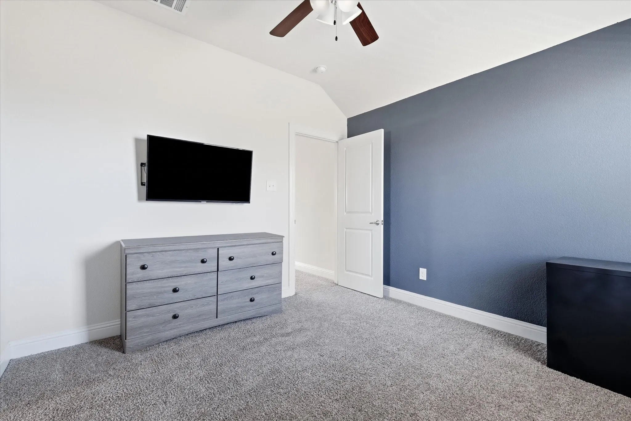 Single Family Residence For Sale in Denton County , 10421 Table Bluff Street, Aubrey, Texas 76227, 5 Bedroom, 4 Bathroom, 3 Garage spaces, 3,271 Sqft, built in 2021, mls#21341179, Real Estate Agent in Aubrey, Homes For Sale in Denton county, Homes For Sale in Aubrey, Realtor in Aubrey Texas, Real Estate Brokerage Independent Realty Texas, Luminita Cordes Realtor
