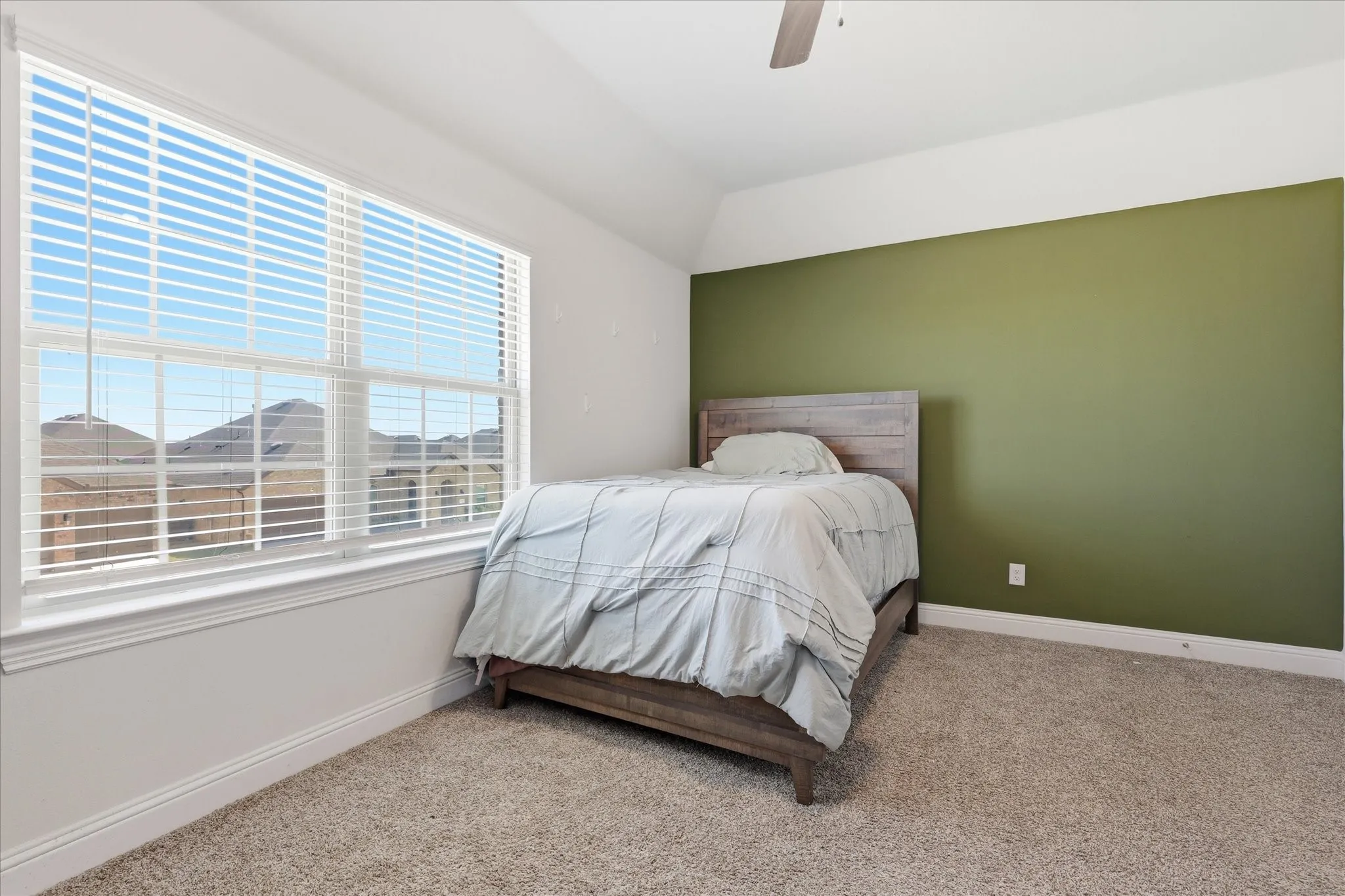 Single Family Residence For Sale in Denton County , 10421 Table Bluff Street, Aubrey, Texas 76227, 5 Bedroom, 4 Bathroom, 3 Garage spaces, 3,271 Sqft, built in 2021, mls#21341179, Real Estate Agent in Aubrey, Homes For Sale in Denton county, Homes For Sale in Aubrey, Realtor in Aubrey Texas, Real Estate Brokerage Independent Realty Texas, Luminita Cordes Realtor