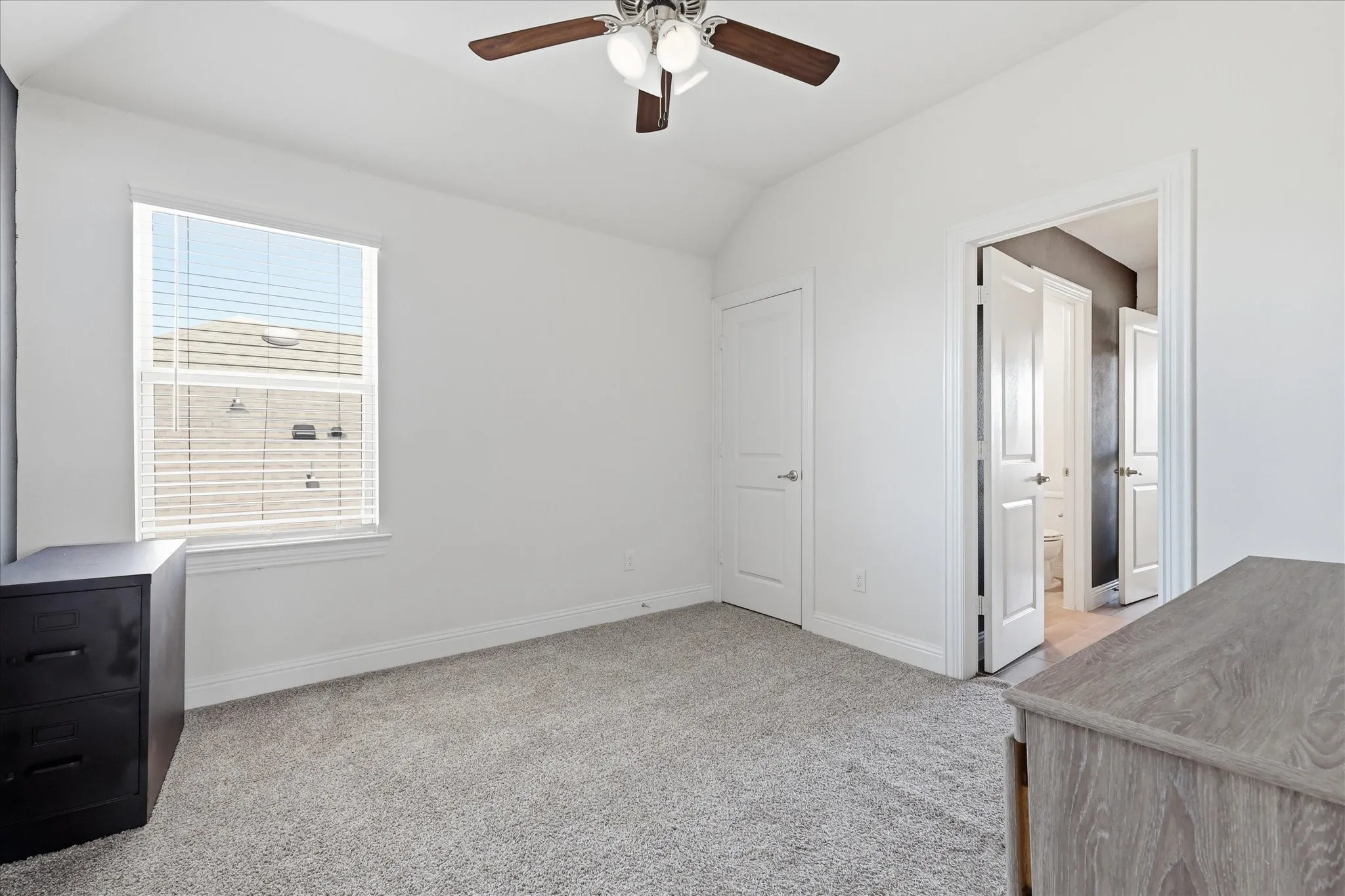 Single Family Residence For Sale in Denton County , 10421 Table Bluff Street, Aubrey, Texas 76227, 5 Bedroom, 4 Bathroom, 3 Garage spaces, 3,271 Sqft, built in 2021, mls#21341179, Real Estate Agent in Aubrey, Homes For Sale in Denton county, Homes For Sale in Aubrey, Realtor in Aubrey Texas, Real Estate Brokerage Independent Realty Texas, Luminita Cordes Realtor