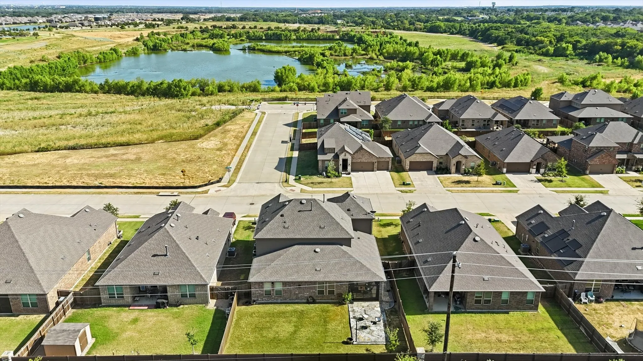 Single Family Residence For Sale in Denton County , 10421 Table Bluff Street, Aubrey, Texas 76227, 5 Bedroom, 4 Bathroom, 3 Garage spaces, 3,271 Sqft, built in 2021, mls#21341179, Real Estate Agent in Aubrey, Homes For Sale in Denton county, Homes For Sale in Aubrey, Realtor in Aubrey Texas, Real Estate Brokerage Independent Realty Texas, Luminita Cordes Realtor