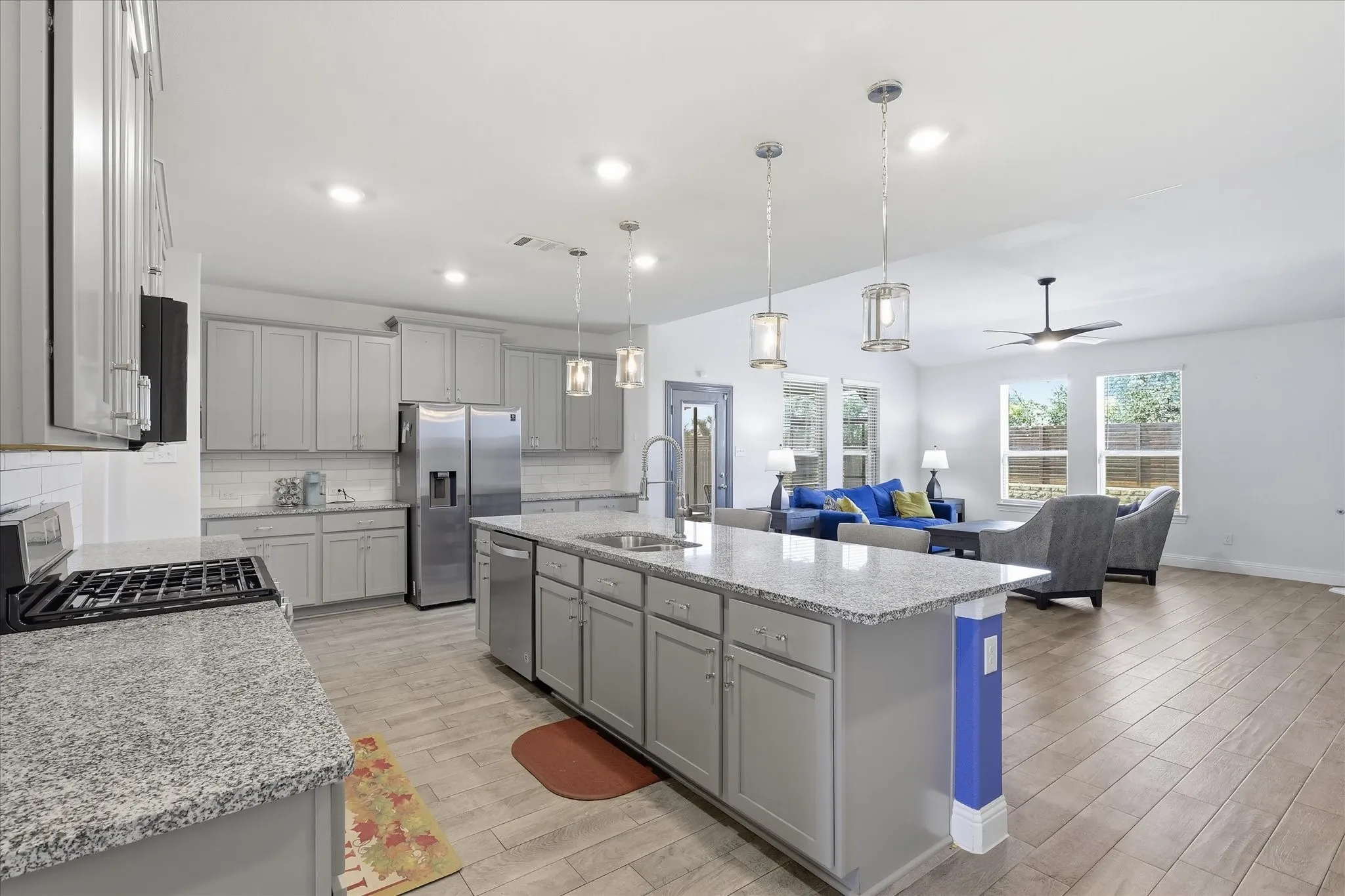 Single Family Residence For Sale in Denton County , 10421 Table Bluff Street, Aubrey, Texas 76227, 5 Bedroom, 4 Bathroom, 3 Garage spaces, 3,271 Sqft, built in 2021, mls#21341179, Real Estate Agent in Aubrey, Homes For Sale in Denton county, Homes For Sale in Aubrey, Realtor in Aubrey Texas, Real Estate Brokerage Independent Realty Texas, Luminita Cordes Realtor