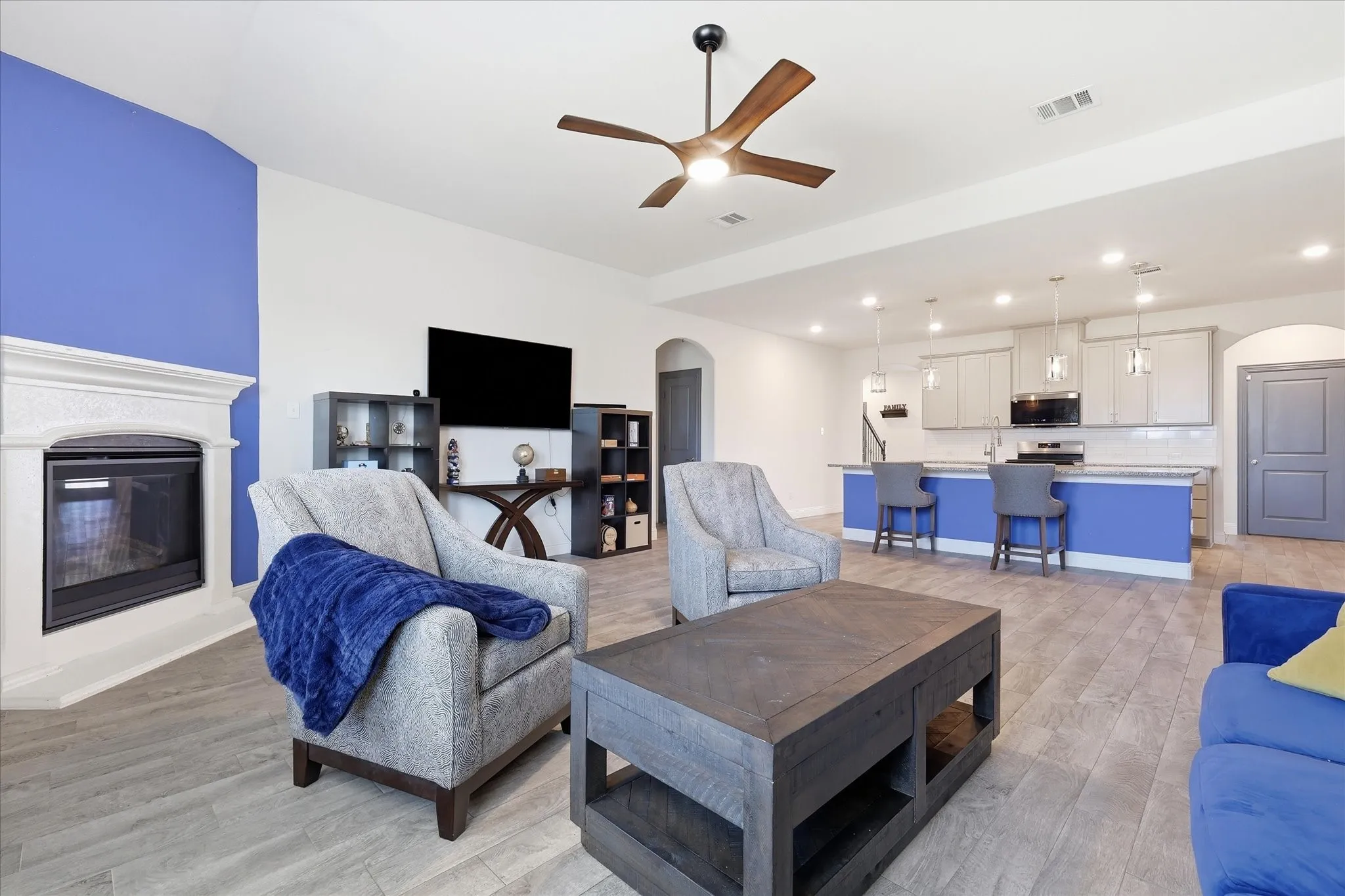 Single Family Residence For Sale in Denton County , 10421 Table Bluff Street, Aubrey, Texas 76227, 5 Bedroom, 4 Bathroom, 3 Garage spaces, 3,271 Sqft, built in 2021, mls#21341179, Real Estate Agent in Aubrey, Homes For Sale in Denton county, Homes For Sale in Aubrey, Realtor in Aubrey Texas, Real Estate Brokerage Independent Realty Texas, Luminita Cordes Realtor