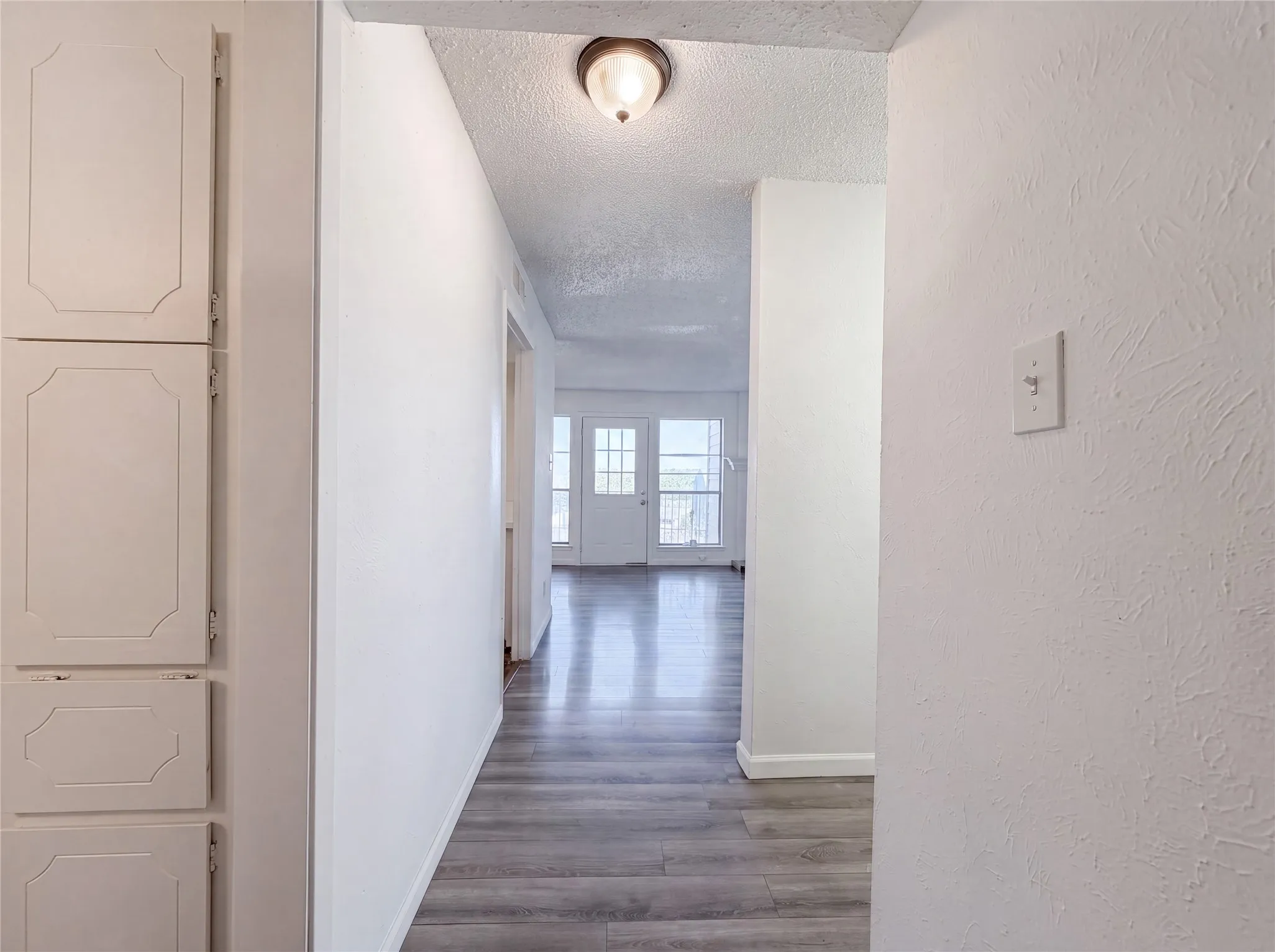 Condominium For Sale in Tarrant County , 5506 Boca Raton Boulevard 436, Fort Worth, Texas 76112, 2 Bedroom, 3 Bathroom, Garage spaces, 1,311 Sqft, built in 1972, mls#21344428, Real Estate Agent in Fort Worth, Homes For Sale in Tarrant county, Homes For Sale in Fort Worth, Realtor in Fort Worth Texas, Real Estate Brokerage Independent Realty Texas, Luminita Cordes Realtor