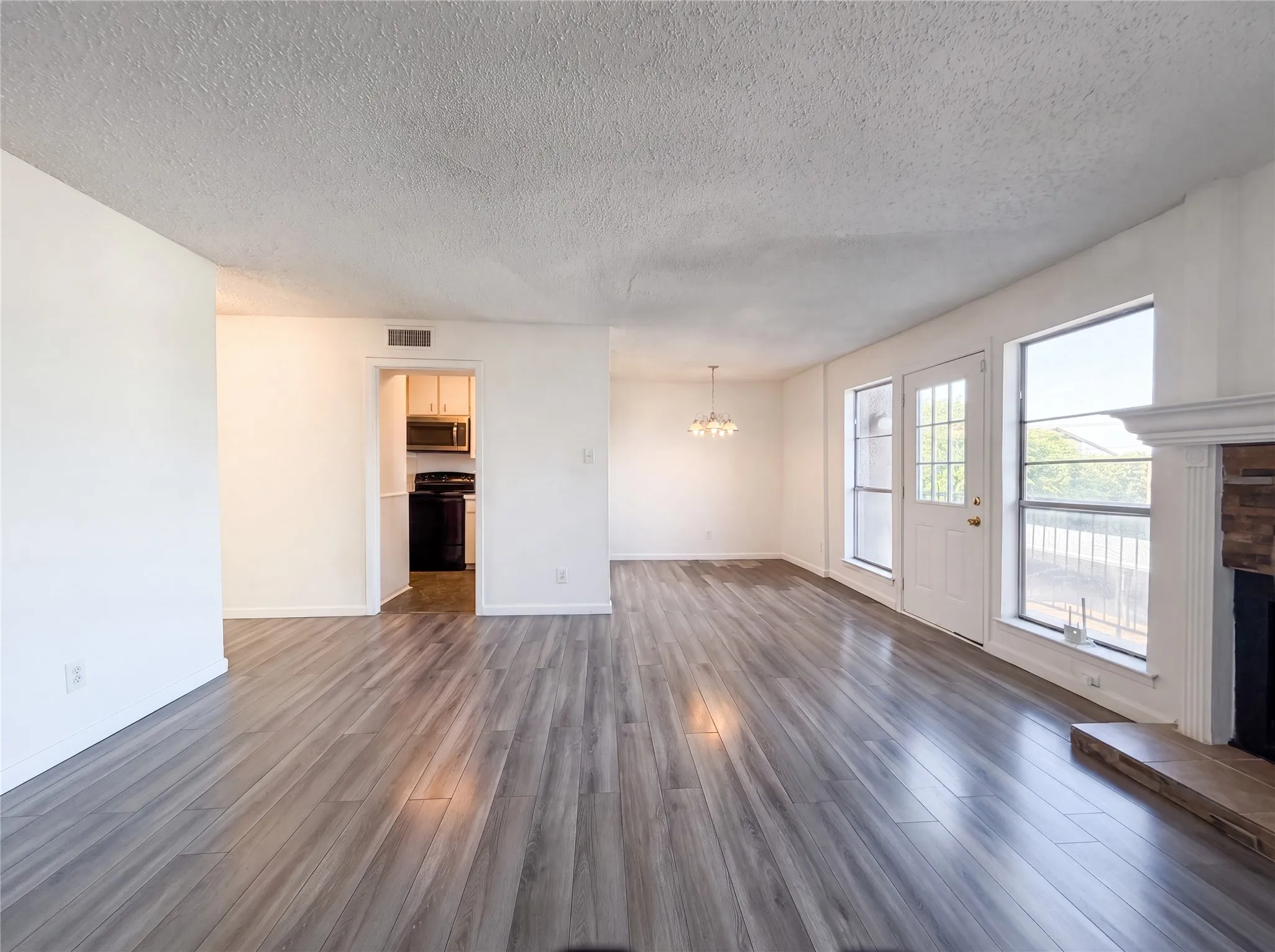 Condominium For Sale in Tarrant County , 5506 Boca Raton Boulevard 436, Fort Worth, Texas 76112, 2 Bedroom, 3 Bathroom, Garage spaces, 1,311 Sqft, built in 1972, mls#21344428, Real Estate Agent in Fort Worth, Homes For Sale in Tarrant county, Homes For Sale in Fort Worth, Realtor in Fort Worth Texas, Real Estate Brokerage Independent Realty Texas, Luminita Cordes Realtor