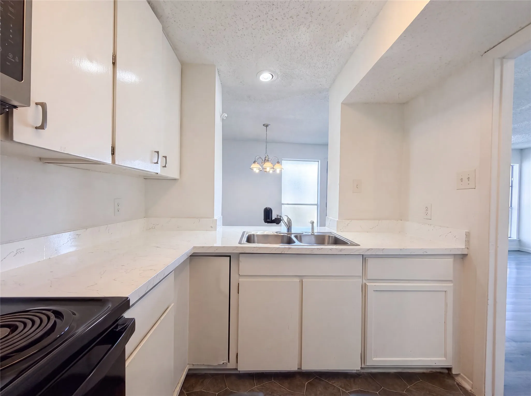 Condominium For Sale in Tarrant County , 5506 Boca Raton Boulevard 436, Fort Worth, Texas 76112, 2 Bedroom, 3 Bathroom, Garage spaces, 1,311 Sqft, built in 1972, mls#21344428, Real Estate Agent in Fort Worth, Homes For Sale in Tarrant county, Homes For Sale in Fort Worth, Realtor in Fort Worth Texas, Real Estate Brokerage Independent Realty Texas, Luminita Cordes Realtor