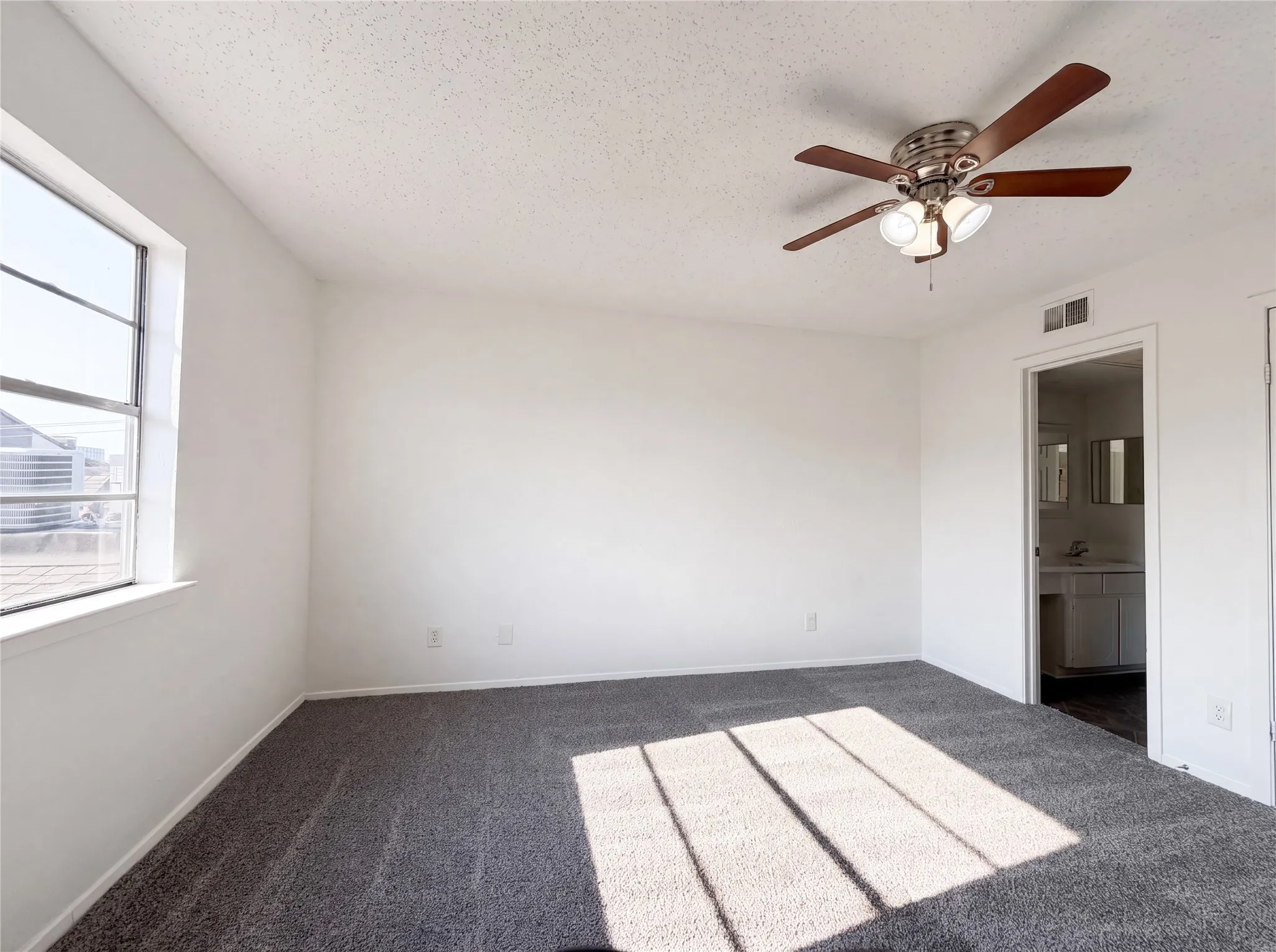 Condominium For Sale in Tarrant County , 5506 Boca Raton Boulevard 436, Fort Worth, Texas 76112, 2 Bedroom, 3 Bathroom, Garage spaces, 1,311 Sqft, built in 1972, mls#21344428, Real Estate Agent in Fort Worth, Homes For Sale in Tarrant county, Homes For Sale in Fort Worth, Realtor in Fort Worth Texas, Real Estate Brokerage Independent Realty Texas, Luminita Cordes Realtor