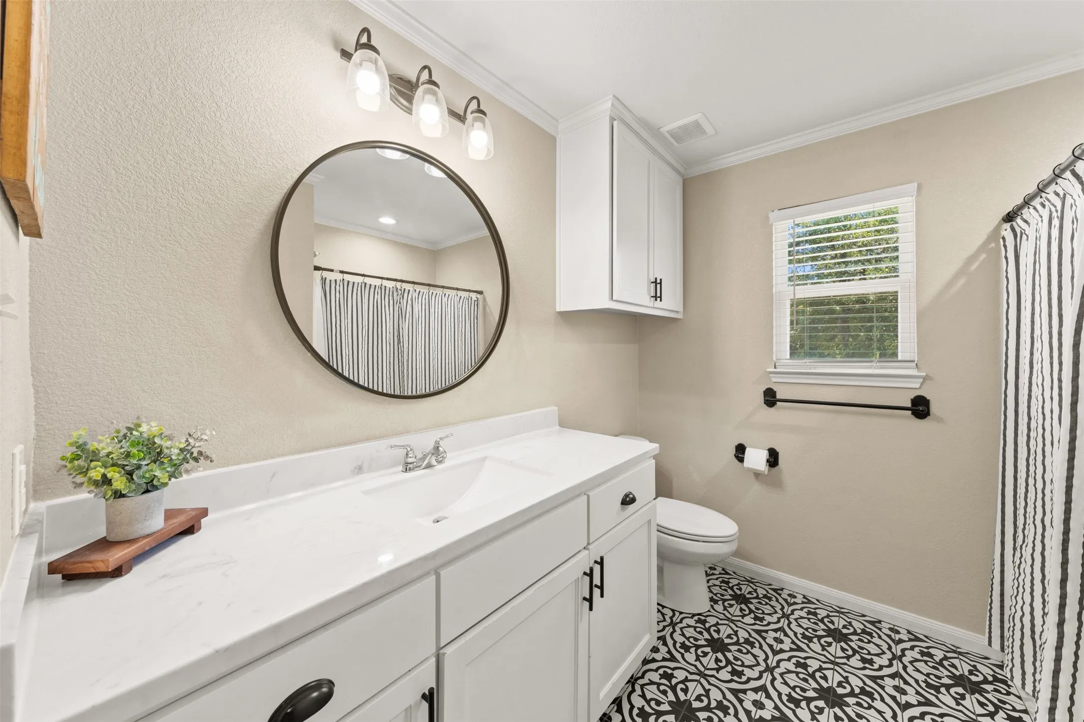 Single Family Residence For Sale in Falls County , 638 County Road 337, Rosebud, Texas 76570, 4 Bedrooms, 3 Bathrooms, Garage spaces, 2,496 Sqft, built in 2021, Price $510,000, mls#21327097, Real Estate Agent in Rosebud, Homes For Sale in Falls county, Homes For Sale in Rosebud, Realtor in Rosebud Texas, Real Estate Brokerage Independent Realty Texas, Luminita Cordes Realtor