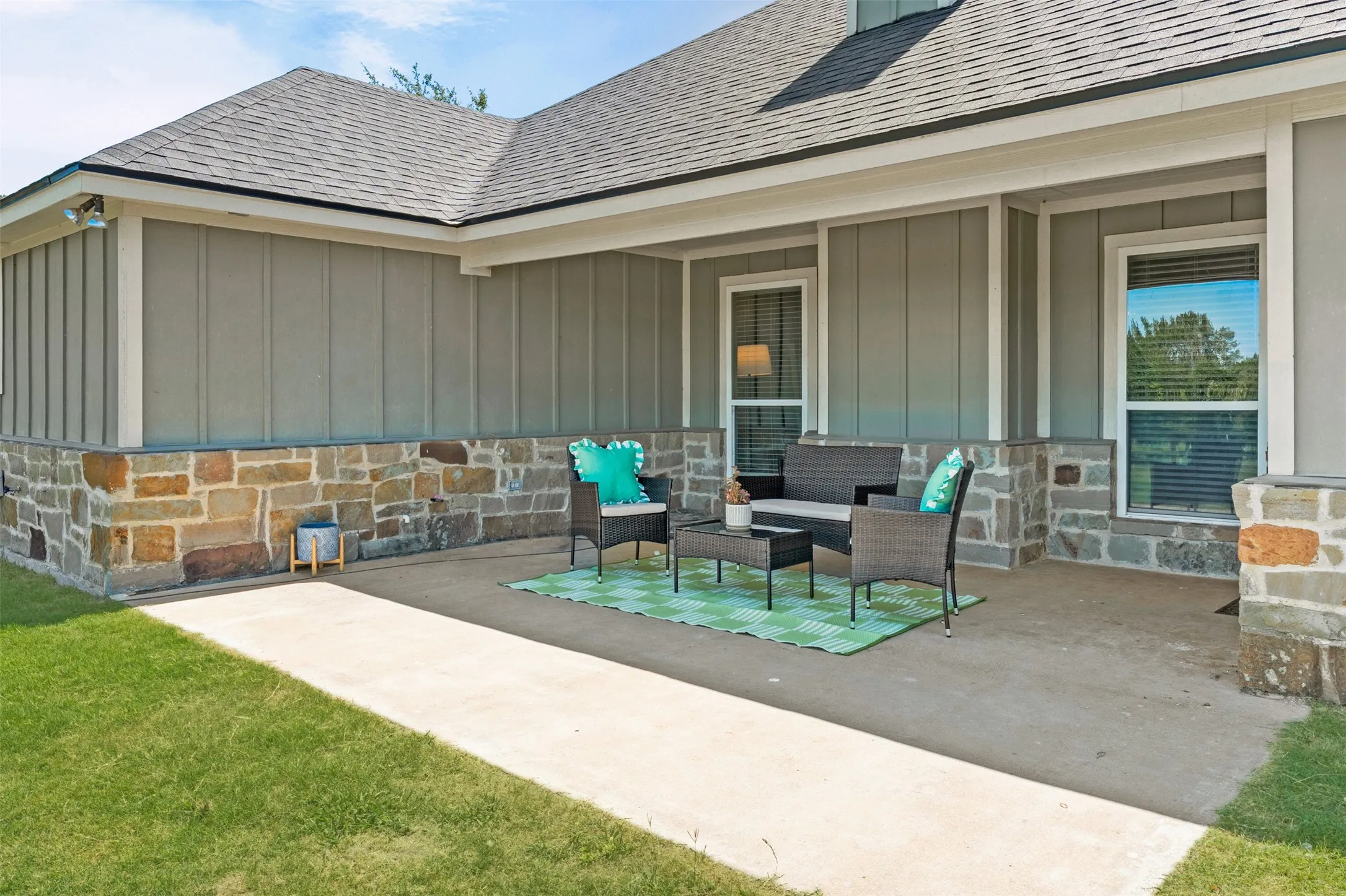 Single Family Residence For Sale in Falls County , 638 County Road 337, Rosebud, Texas 76570, 4 Bedrooms, 3 Bathrooms, Garage spaces, 2,496 Sqft, built in 2021, Price $510,000, mls#21327097, Real Estate Agent in Rosebud, Homes For Sale in Falls county, Homes For Sale in Rosebud, Realtor in Rosebud Texas, Real Estate Brokerage Independent Realty Texas, Luminita Cordes Realtor