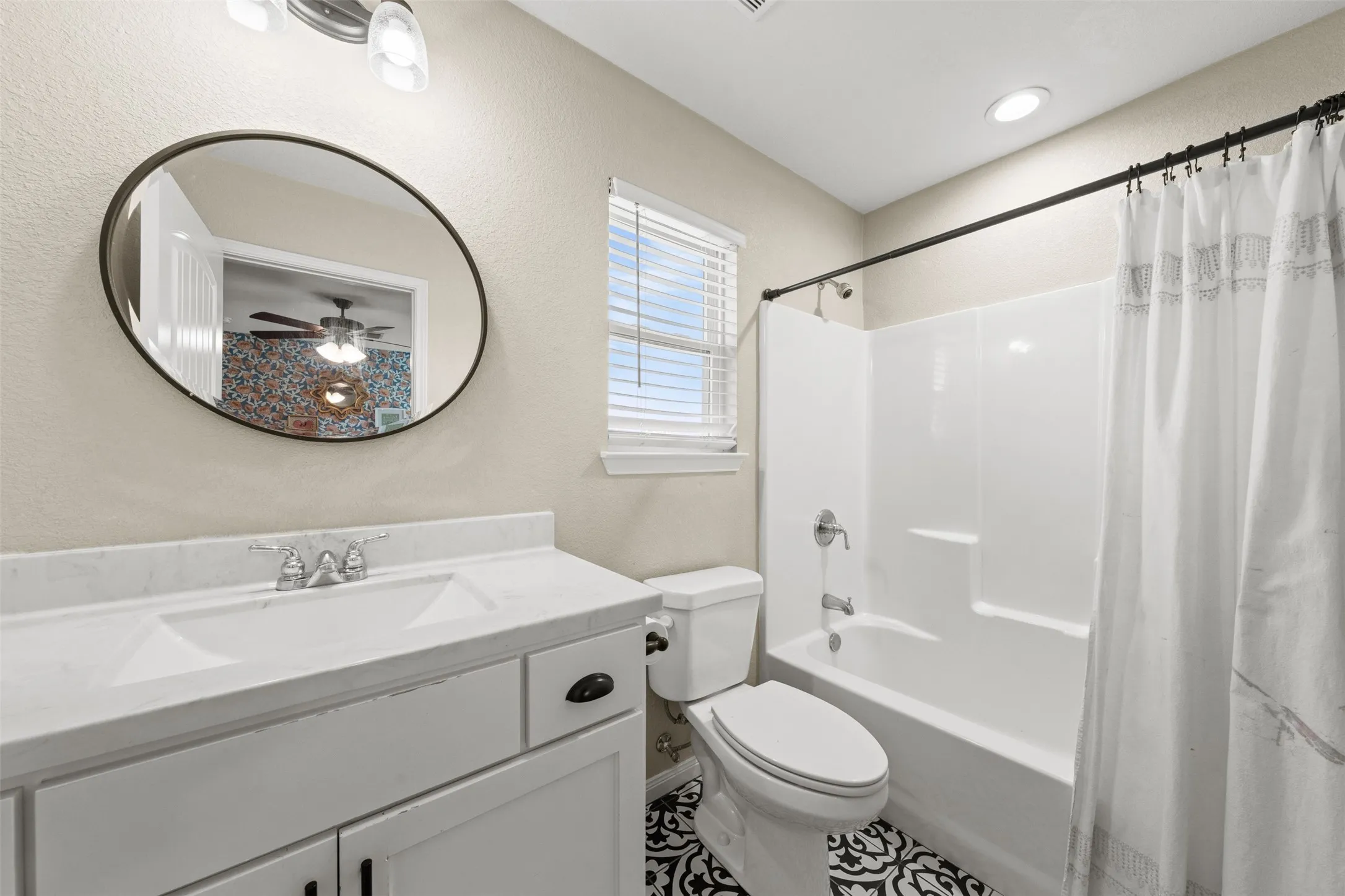 Ensuite bathroom connected to 4th bedroom