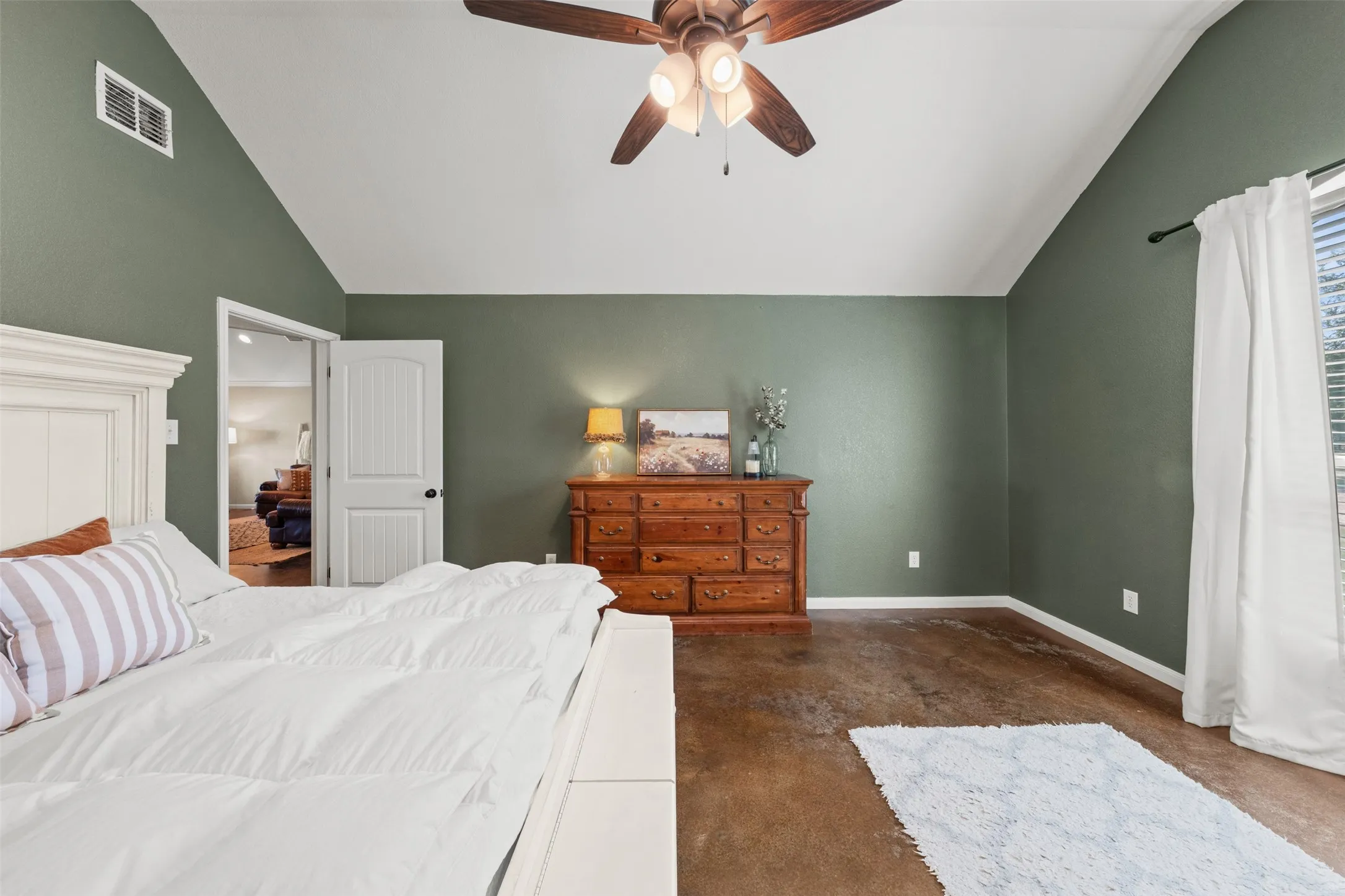 Single Family Residence For Sale in Falls County , 638 County Road 337, Rosebud, Texas 76570, 4 Bedrooms, 3 Bathrooms, Garage spaces, 2,496 Sqft, built in 2021, Price $510,000, mls#21327097, Real Estate Agent in Rosebud, Homes For Sale in Falls county, Homes For Sale in Rosebud, Realtor in Rosebud Texas, Real Estate Brokerage Independent Realty Texas, Luminita Cordes Realtor