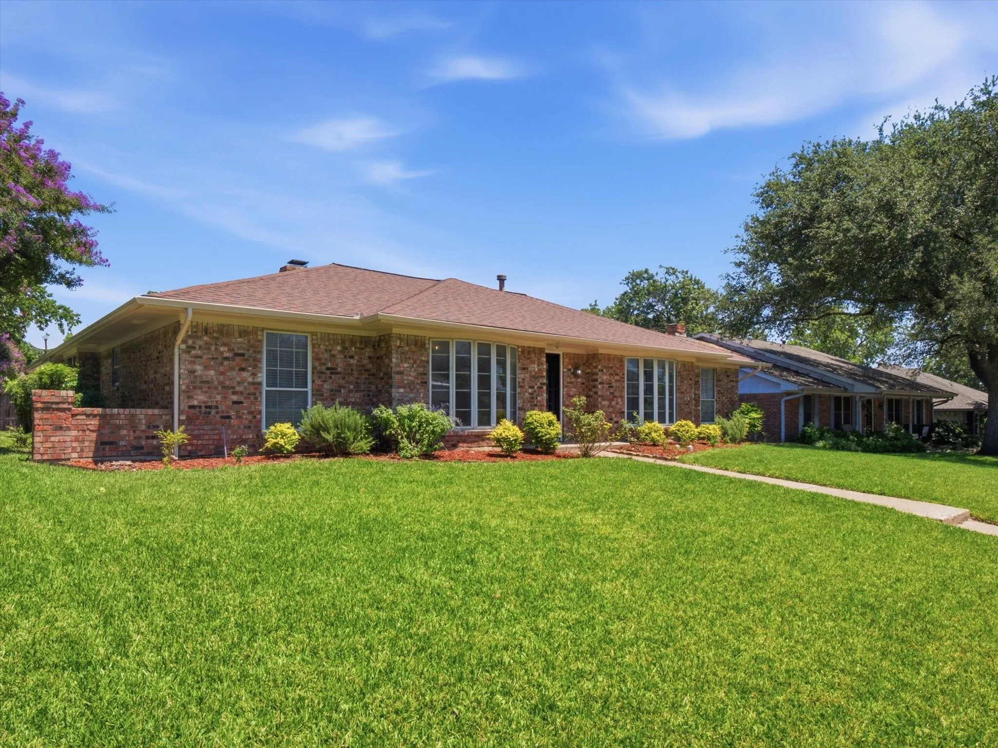 Single Family Residence For Sale in Collin County , 2605 Downing Drive, Plano, Texas 75023, 4 Bedroom, 3 Bathroom, 2 Garage spaces, 2,034 Sqft, built in 1974, mls#21345123, Real Estate Agent in Plano, Homes For Sale in Collin county, Homes For Sale in Plano, Realtor in Plano Texas, Real Estate Brokerage Independent Realty Texas, Luminita Cordes Realtor