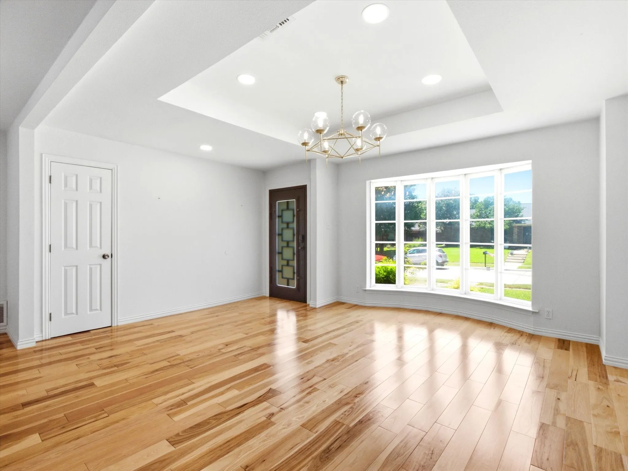 Single Family Residence For Sale in Collin County , 2605 Downing Drive, Plano, Texas 75023, 4 Bedroom, 3 Bathroom, 2 Garage spaces, 2,034 Sqft, built in 1974, mls#21345123, Real Estate Agent in Plano, Homes For Sale in Collin county, Homes For Sale in Plano, Realtor in Plano Texas, Real Estate Brokerage Independent Realty Texas, Luminita Cordes Realtor