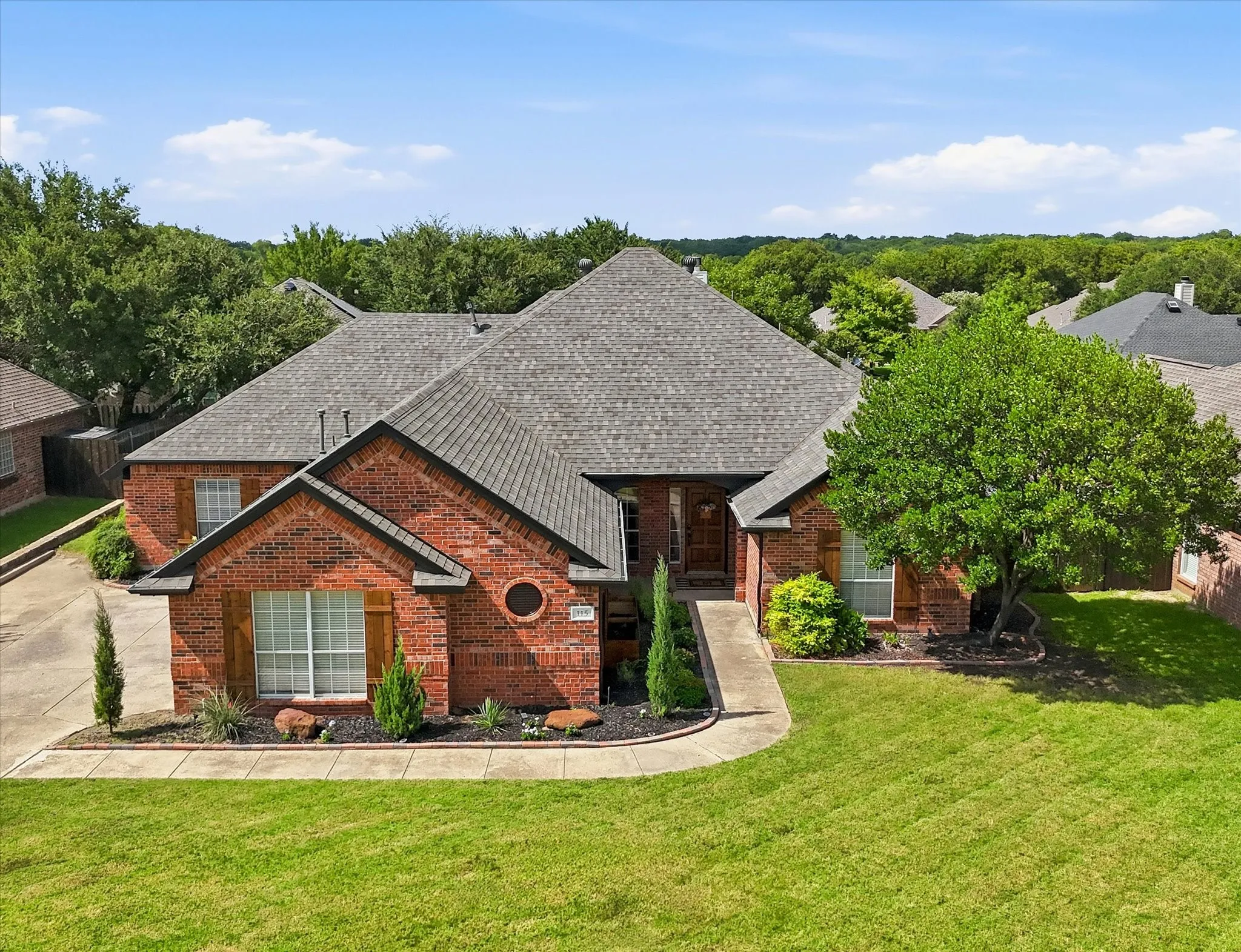 Single Family Residence For Sale in Denton County , 115 Honeysuckle Drive, Justin, Texas 76247, 4 Bedroom, 3 Bathroom, 3 Garage spaces, 2,421 Sqft, built in 2001, mls#21345102, Real Estate Agent in Justin, Homes For Sale in Denton county, Homes For Sale in Justin, Realtor in Justin Texas, Real Estate Brokerage Independent Realty Texas, Luminita Cordes Realtor