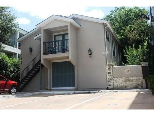 Apartment For Rent in Dallas County , 3907 Gilbert Avenue 2, Dallas, Texas 75219, 2 Bedroom, 1 Bathroom, Garage spaces, 800 Sqft, built in 1974, Price $1,495, mls#21345136, Real Estate Agent in Dallas, Homes For Rent in Dallas county, Homes For Rent in Dallas, Realtor in Dallas Texas, Real Estate Brokerage Independent Realty Texas, Luminita Cordes Realtor