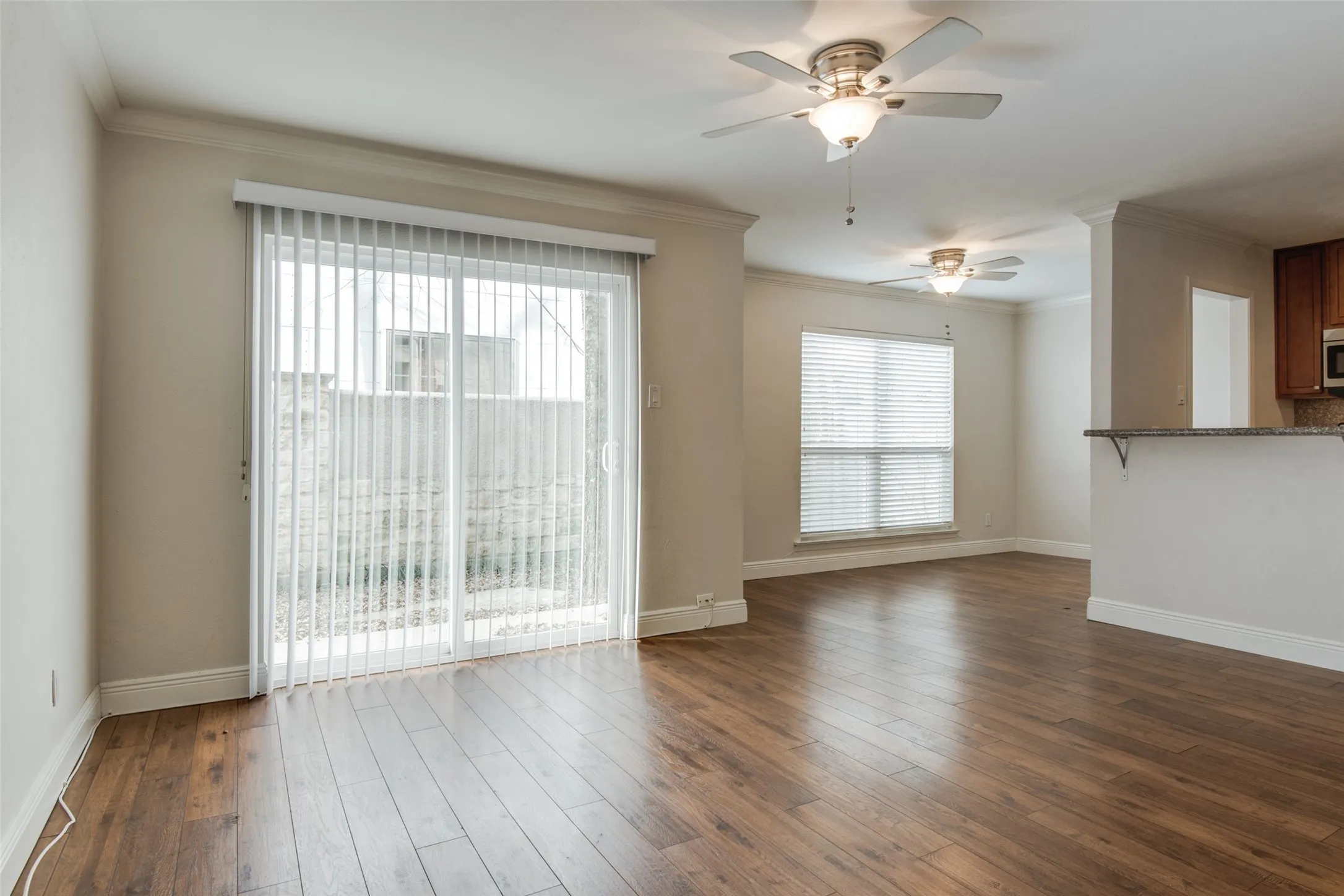Apartment For Rent in Dallas County , 3907 Gilbert Avenue 2, Dallas, Texas 75219, 2 Bedroom, 1 Bathroom, Garage spaces, 800 Sqft, built in 1974, Price $1,495, mls#21345136, Real Estate Agent in Dallas, Homes For Rent in Dallas county, Homes For Rent in Dallas, Realtor in Dallas Texas, Real Estate Brokerage Independent Realty Texas, Luminita Cordes Realtor