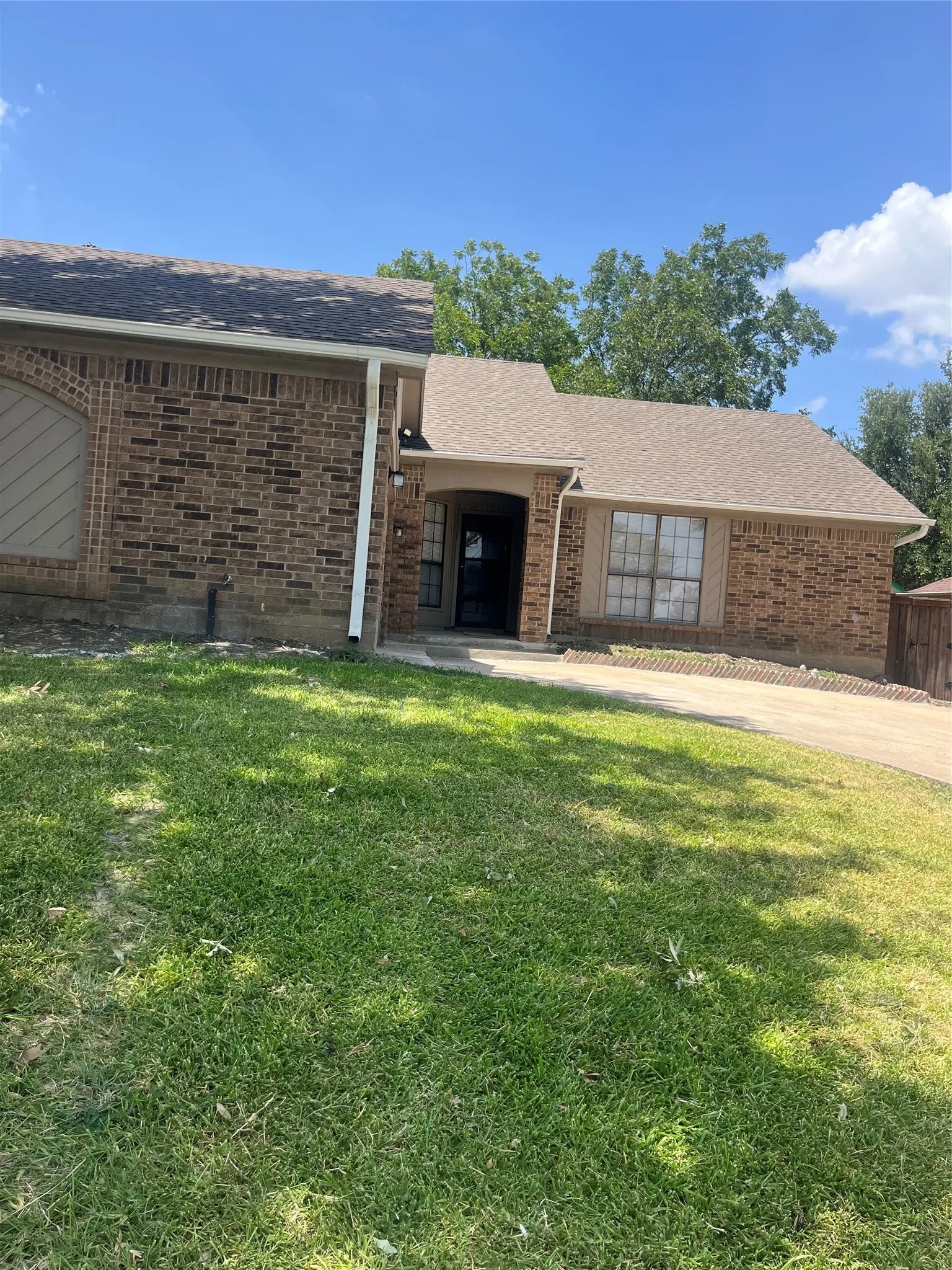 Single Family Residence For Rent in Dallas County , 2621 Independence Drive, Mesquite, Texas 75150, 3 Bedrooms, 2 Bathrooms, 2 Garage spaces, 1,450 Sqft, built in 1985, Price $2,250, mls#21345141, Real Estate Agent in Mesquite, Homes For Rent in Dallas county, Homes For Rent in Mesquite, Realtor in Mesquite Texas, Real Estate Brokerage Independent Realty Texas, Luminita Cordes Realtor