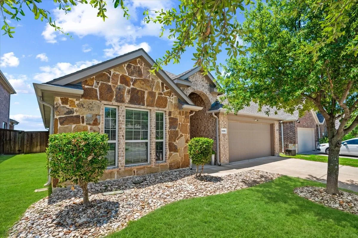 Single Family Residence For Sale in Kaufman County , 5101 Cathy Drive, Forney, Texas 75126, 3 Bedroom, 2 Bathroom, 2 Garage spaces, 1,918 Sqft, built in 2017, mls#21341935, Real Estate Agent in Forney, Homes For Sale in Kaufman county, Homes For Sale in Forney, Realtor in Forney Texas, Real Estate Brokerage Independent Realty Texas, Luminita Cordes Realtor