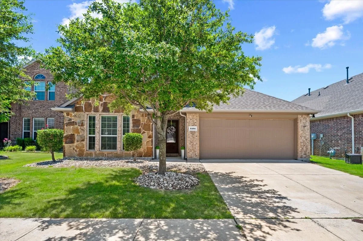 Single Family Residence For Sale in Kaufman County , 5101 Cathy Drive, Forney, Texas 75126, 3 Bedroom, 2 Bathroom, 2 Garage spaces, 1,918 Sqft, built in 2017, mls#21341935, Real Estate Agent in Forney, Homes For Sale in Kaufman county, Homes For Sale in Forney, Realtor in Forney Texas, Real Estate Brokerage Independent Realty Texas, Luminita Cordes Realtor