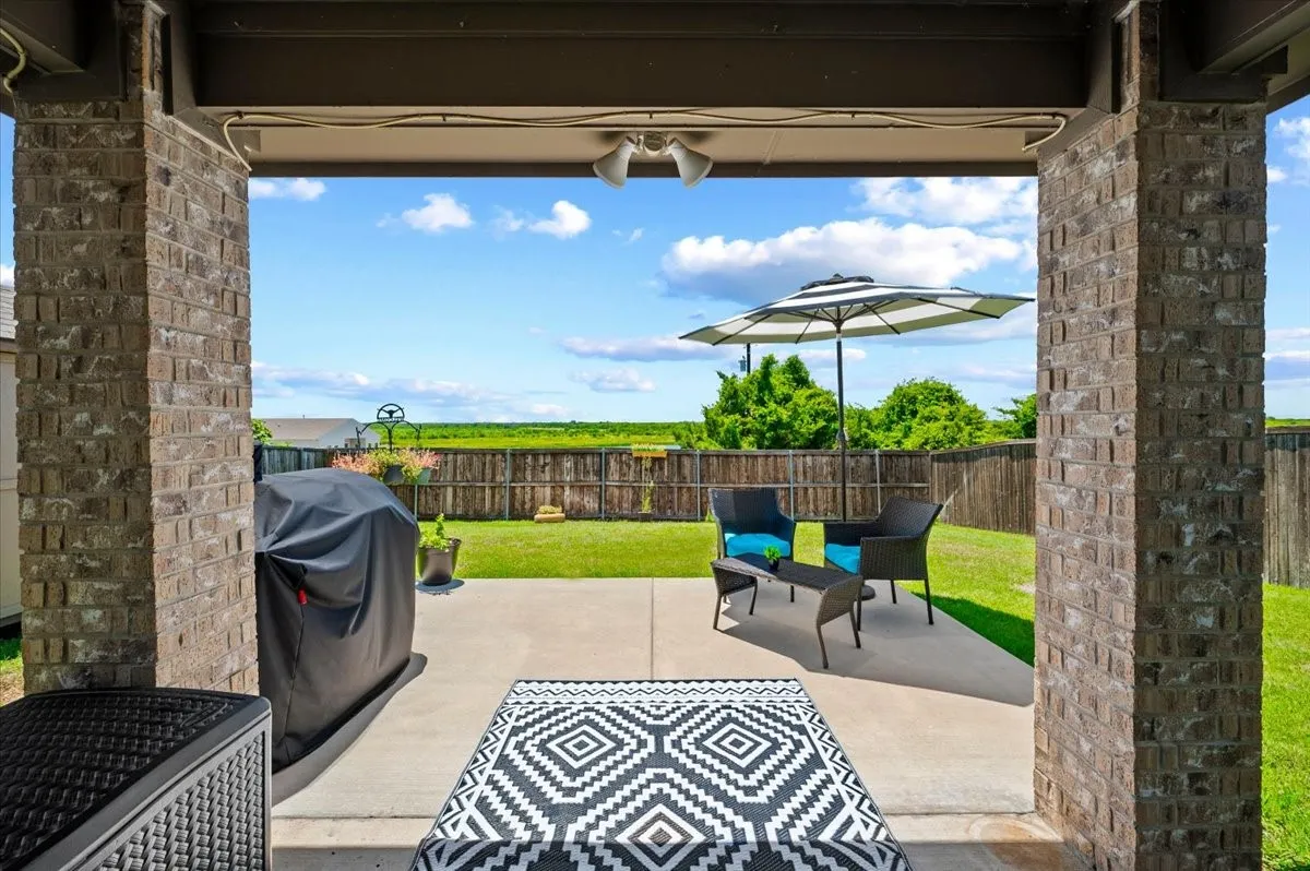 Single Family Residence For Sale in Kaufman County , 5101 Cathy Drive, Forney, Texas 75126, 3 Bedroom, 2 Bathroom, 2 Garage spaces, 1,918 Sqft, built in 2017, mls#21341935, Real Estate Agent in Forney, Homes For Sale in Kaufman county, Homes For Sale in Forney, Realtor in Forney Texas, Real Estate Brokerage Independent Realty Texas, Luminita Cordes Realtor