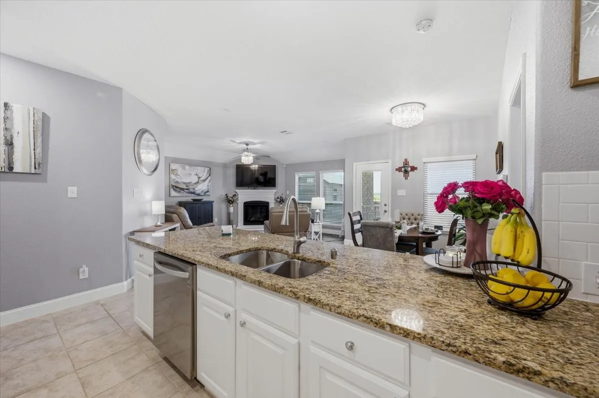 Single Family Residence For Sale in Kaufman County , 5101 Cathy Drive, Forney, Texas 75126, 3 Bedroom, 2 Bathroom, 2 Garage spaces, 1,918 Sqft, built in 2017, mls#21341935, Real Estate Agent in Forney, Homes For Sale in Kaufman county, Homes For Sale in Forney, Realtor in Forney Texas, Real Estate Brokerage Independent Realty Texas, Luminita Cordes Realtor