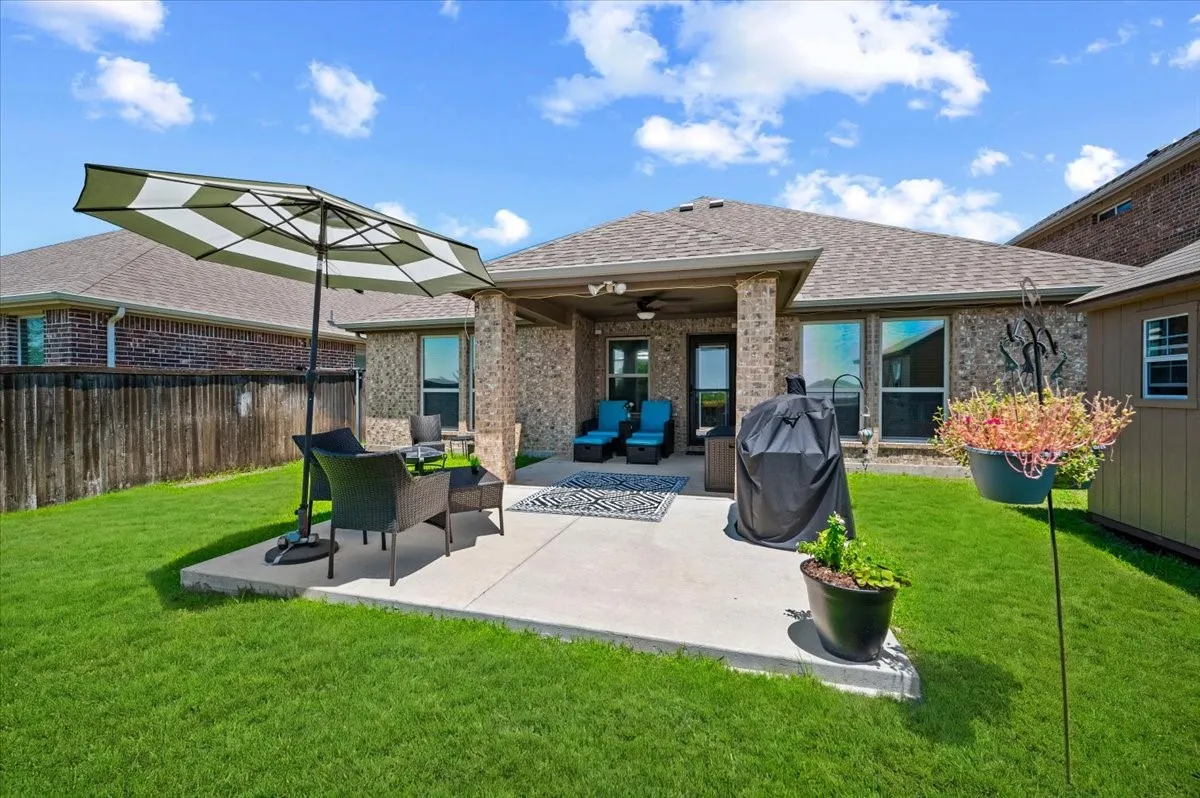 Single Family Residence For Sale in Kaufman County , 5101 Cathy Drive, Forney, Texas 75126, 3 Bedroom, 2 Bathroom, 2 Garage spaces, 1,918 Sqft, built in 2017, mls#21341935, Real Estate Agent in Forney, Homes For Sale in Kaufman county, Homes For Sale in Forney, Realtor in Forney Texas, Real Estate Brokerage Independent Realty Texas, Luminita Cordes Realtor