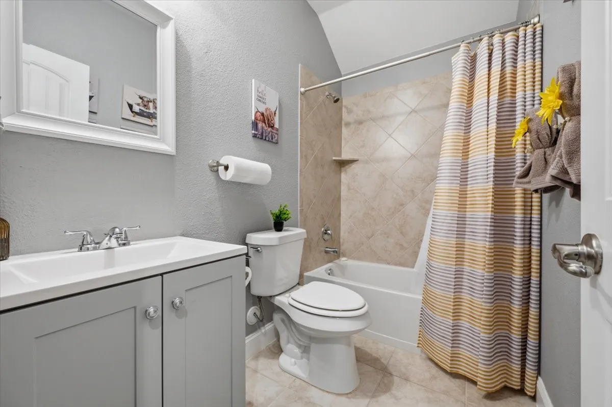 Single Family Residence For Sale in Kaufman County , 5101 Cathy Drive, Forney, Texas 75126, 3 Bedroom, 2 Bathroom, 2 Garage spaces, 1,918 Sqft, built in 2017, mls#21341935, Real Estate Agent in Forney, Homes For Sale in Kaufman county, Homes For Sale in Forney, Realtor in Forney Texas, Real Estate Brokerage Independent Realty Texas, Luminita Cordes Realtor