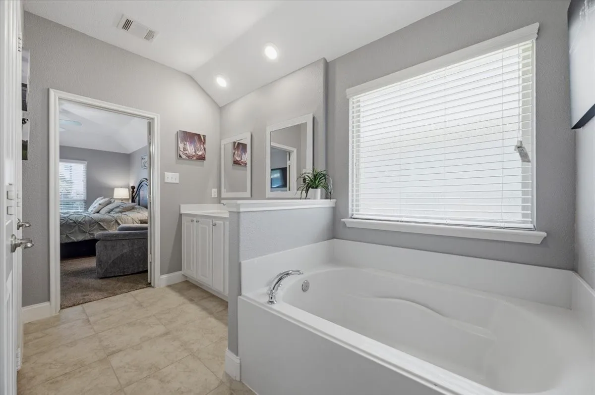 Single Family Residence For Sale in Kaufman County , 5101 Cathy Drive, Forney, Texas 75126, 3 Bedroom, 2 Bathroom, 2 Garage spaces, 1,918 Sqft, built in 2017, mls#21341935, Real Estate Agent in Forney, Homes For Sale in Kaufman county, Homes For Sale in Forney, Realtor in Forney Texas, Real Estate Brokerage Independent Realty Texas, Luminita Cordes Realtor