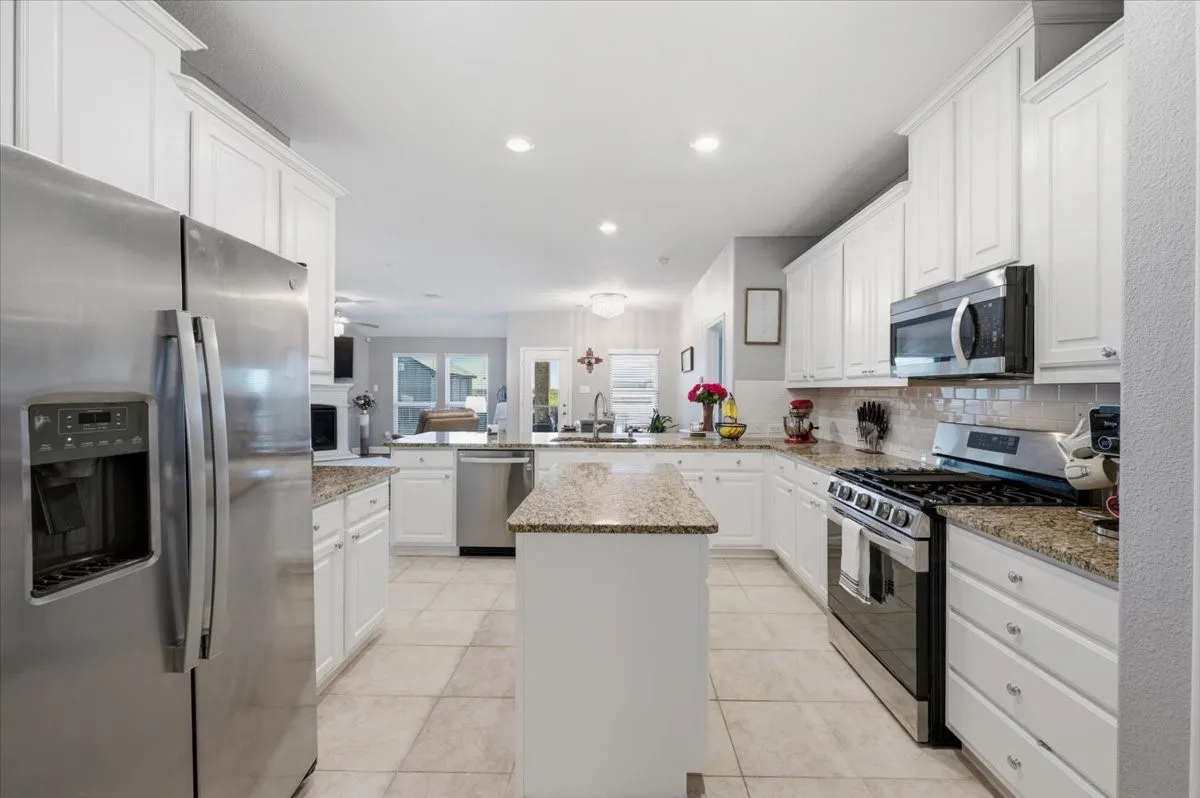 Single Family Residence For Sale in Kaufman County , 5101 Cathy Drive, Forney, Texas 75126, 3 Bedroom, 2 Bathroom, 2 Garage spaces, 1,918 Sqft, built in 2017, mls#21341935, Real Estate Agent in Forney, Homes For Sale in Kaufman county, Homes For Sale in Forney, Realtor in Forney Texas, Real Estate Brokerage Independent Realty Texas, Luminita Cordes Realtor