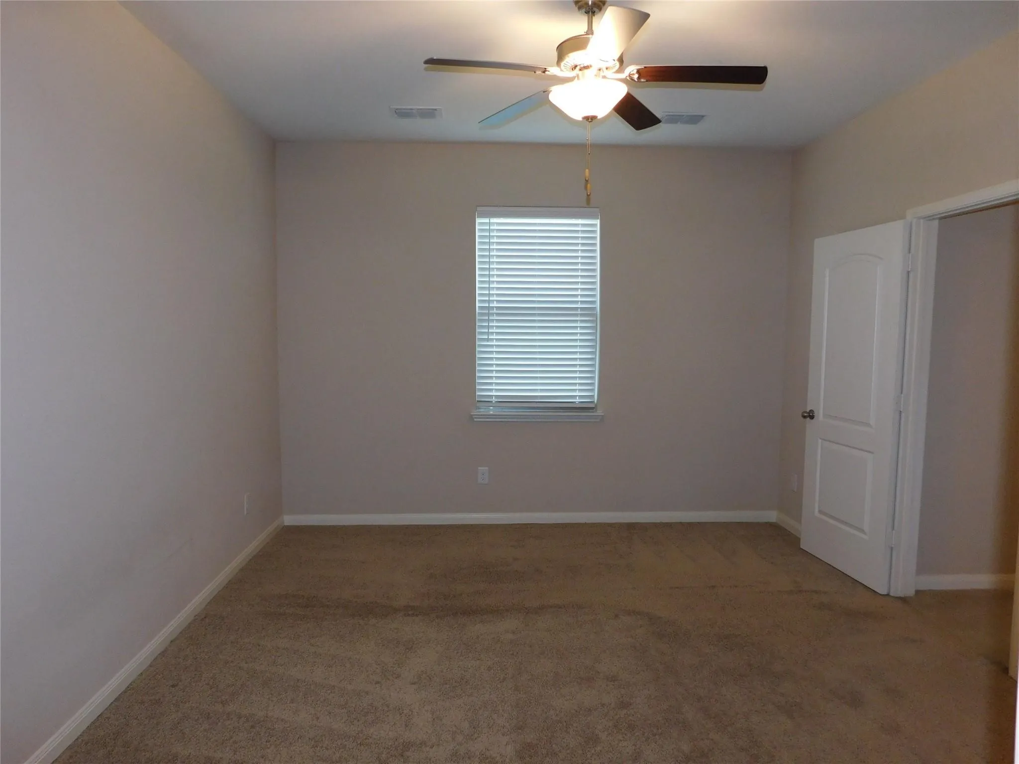 Single Family Residence For Rent in Collin County , 304 Aaron Street, Anna, Texas 75409, 4 Bedroom, 2 Bathroom, 2 Garage spaces, 1,656 Sqft, built in 2019, Price $1,850, mls#21345140, Real Estate Agent in Anna, Homes For Rent in Collin county, Homes For Rent in Anna, Realtor in Anna Texas, Real Estate Brokerage Independent Realty Texas, Luminita Cordes Realtor