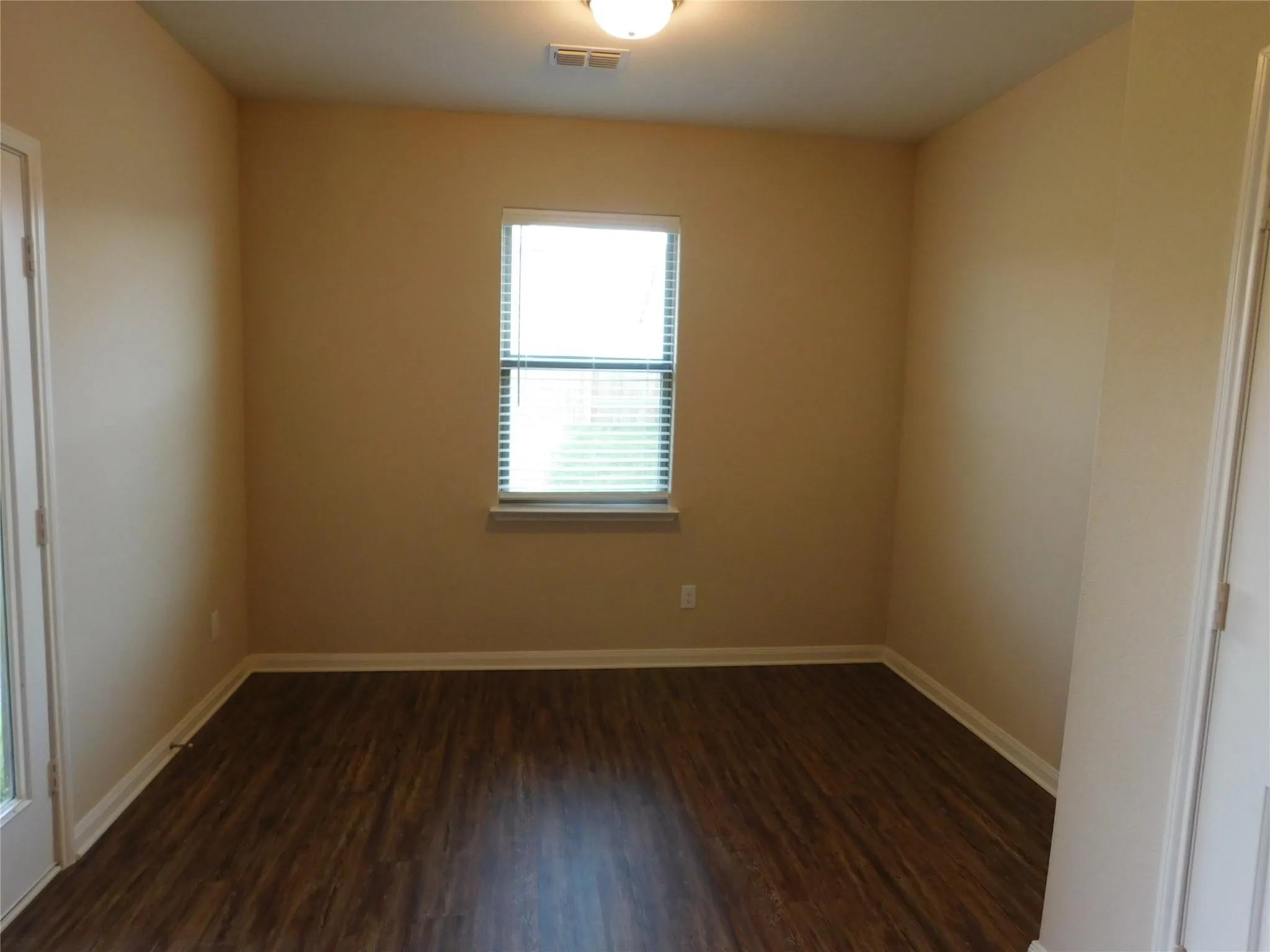 Single Family Residence For Rent in Collin County , 304 Aaron Street, Anna, Texas 75409, 4 Bedroom, 2 Bathroom, 2 Garage spaces, 1,656 Sqft, built in 2019, Price $1,850, mls#21345140, Real Estate Agent in Anna, Homes For Rent in Collin county, Homes For Rent in Anna, Realtor in Anna Texas, Real Estate Brokerage Independent Realty Texas, Luminita Cordes Realtor
