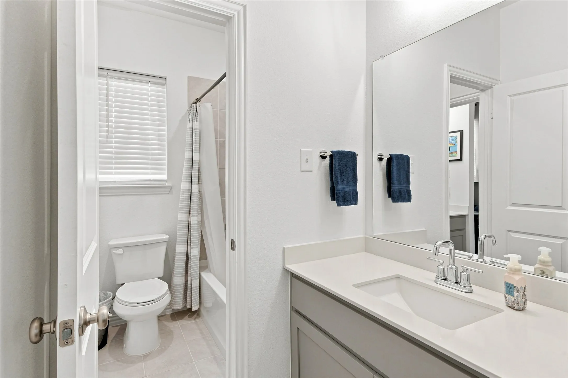 Single Family Residence For Sale in Kaufman County , 1716 Everglades Drive, Forney, Texas 75126, 4 Bedroom, 3 Bathroom, 2 Garage spaces, 2,445 Sqft, built in 2022, mls#21344399, Real Estate Agent in Forney, Homes For Sale in Kaufman county, Homes For Sale in Forney, Realtor in Forney Texas, Real Estate Brokerage Independent Realty Texas, Luminita Cordes Realtor