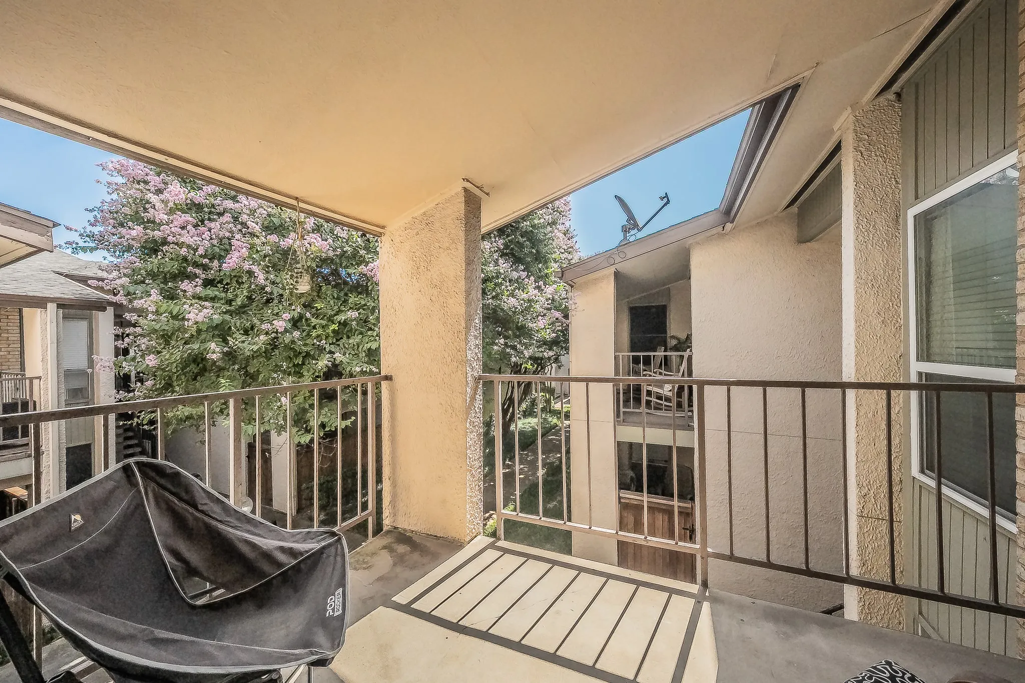 Condominium For Rent in Dallas County , 12816 Midway Road 2063, Dallas, Texas 75244, 1 Bedroom, 2 Bathroom, Garage spaces, 732 Sqft, built in 1970, mls#21342809, Real Estate Agent in Dallas, Homes For Rent in Dallas county, Homes For Rent in Dallas, Realtor in Dallas Texas, Real Estate Brokerage Independent Realty Texas, Luminita Cordes Realtor