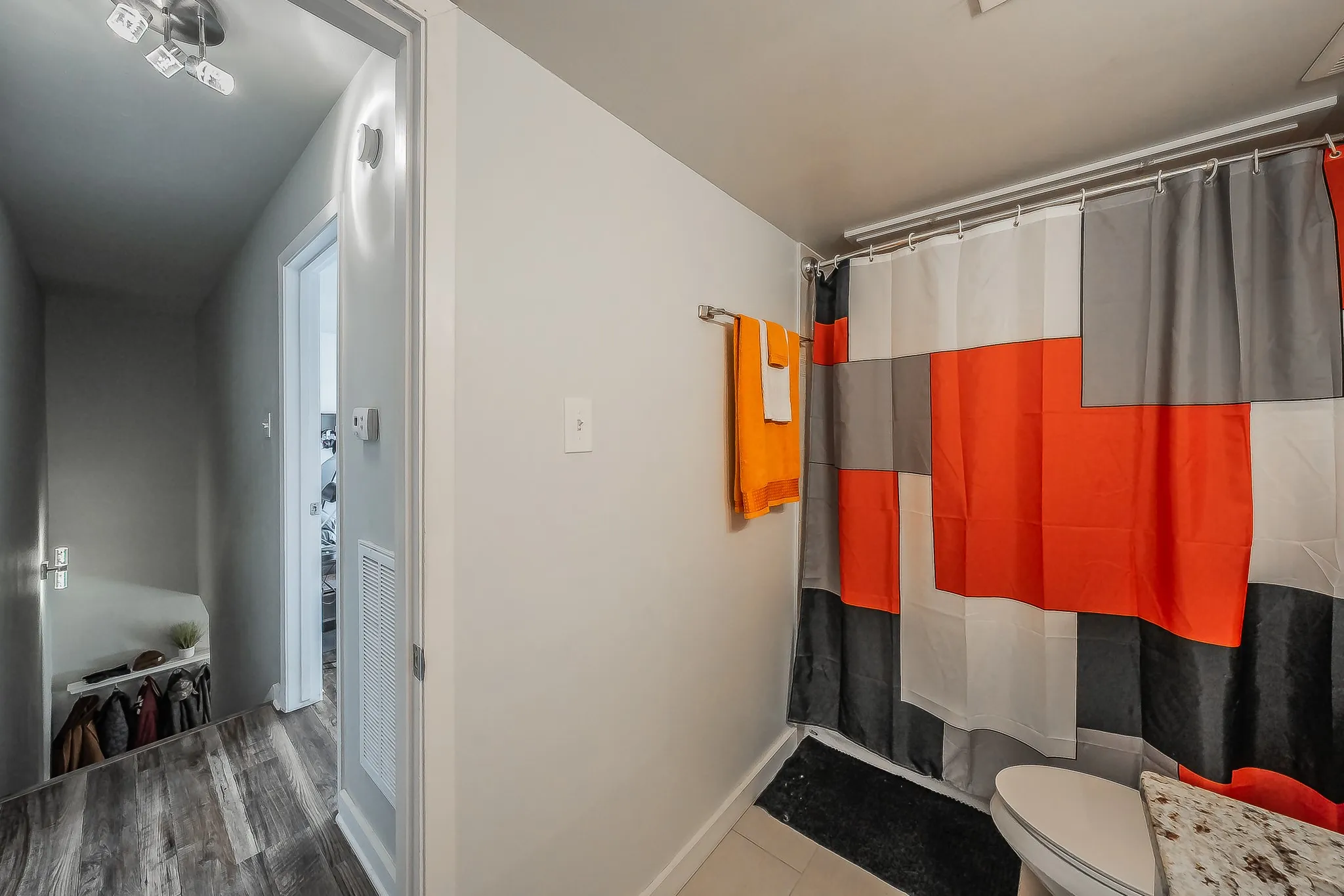 Condominium For Rent in Dallas County , 12816 Midway Road 2063, Dallas, Texas 75244, 1 Bedroom, 2 Bathroom, Garage spaces, 732 Sqft, built in 1970, mls#21342809, Real Estate Agent in Dallas, Homes For Rent in Dallas county, Homes For Rent in Dallas, Realtor in Dallas Texas, Real Estate Brokerage Independent Realty Texas, Luminita Cordes Realtor