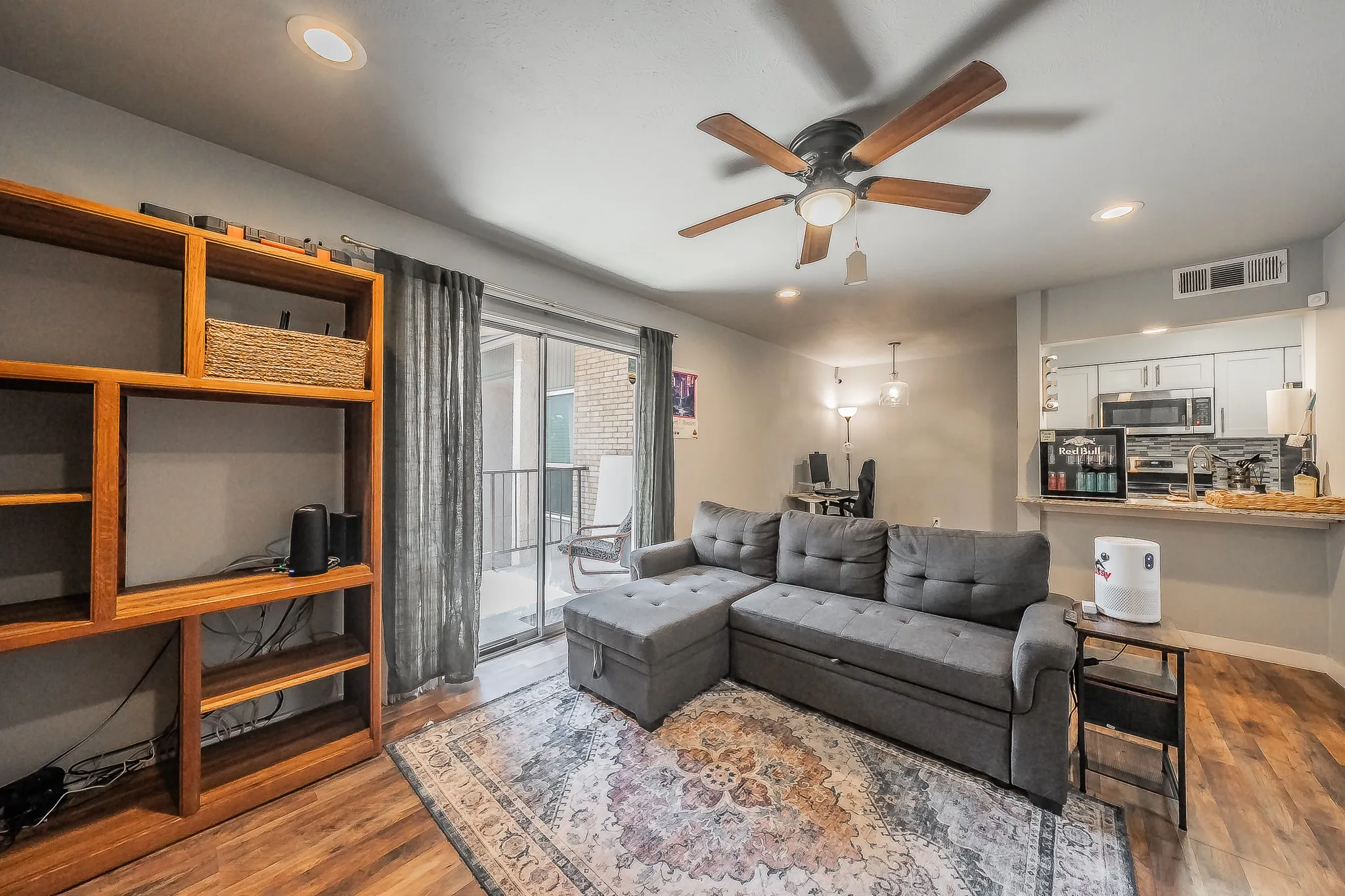 Condominium For Rent in Dallas County , 12816 Midway Road 2063, Dallas, Texas 75244, 1 Bedroom, 2 Bathroom, Garage spaces, 732 Sqft, built in 1970, mls#21342809, Real Estate Agent in Dallas, Homes For Rent in Dallas county, Homes For Rent in Dallas, Realtor in Dallas Texas, Real Estate Brokerage Independent Realty Texas, Luminita Cordes Realtor
