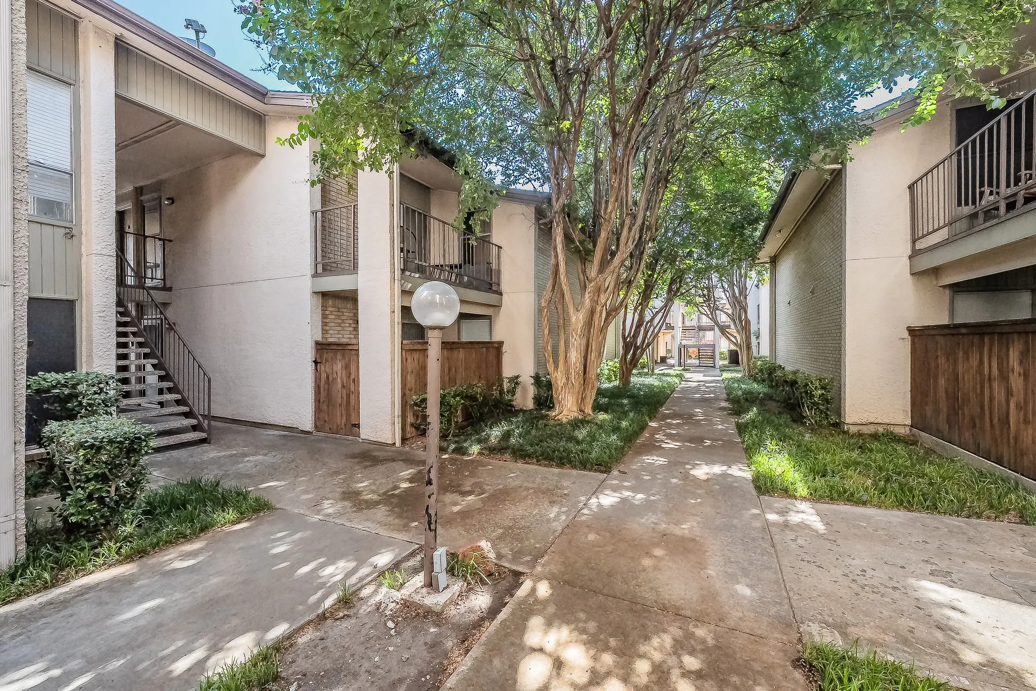 Condominium For Rent in Dallas County , 12816 Midway Road 2063, Dallas, Texas 75244, 1 Bedroom, 2 Bathroom, Garage spaces, 732 Sqft, built in 1970, mls#21342809, Real Estate Agent in Dallas, Homes For Rent in Dallas county, Homes For Rent in Dallas, Realtor in Dallas Texas, Real Estate Brokerage Independent Realty Texas, Luminita Cordes Realtor