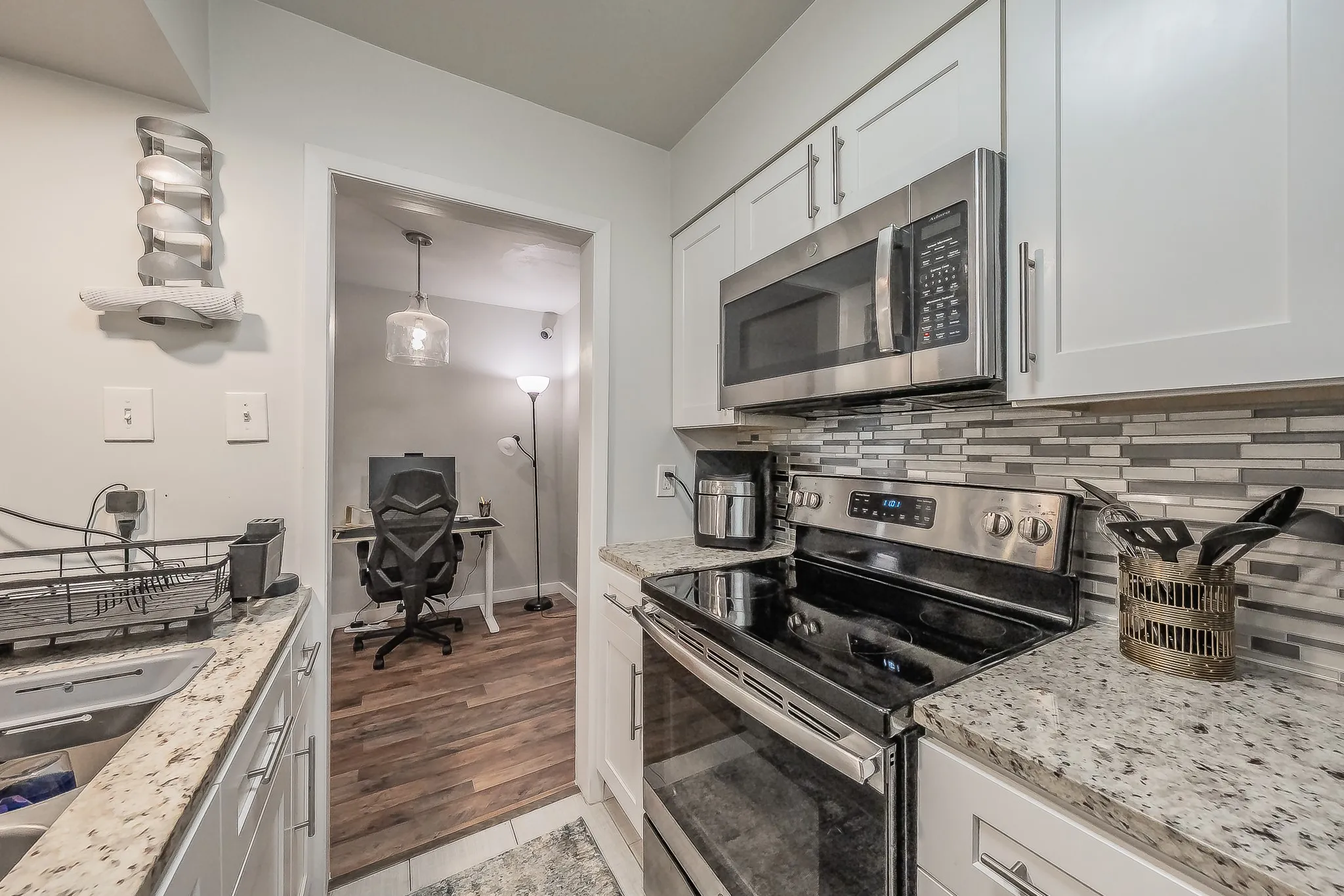Condominium For Rent in Dallas County , 12816 Midway Road 2063, Dallas, Texas 75244, 1 Bedroom, 2 Bathroom, Garage spaces, 732 Sqft, built in 1970, mls#21342809, Real Estate Agent in Dallas, Homes For Rent in Dallas county, Homes For Rent in Dallas, Realtor in Dallas Texas, Real Estate Brokerage Independent Realty Texas, Luminita Cordes Realtor