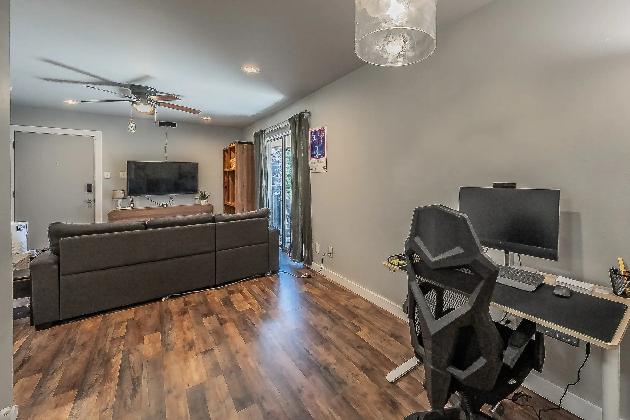 Condominium For Rent in Dallas County , 12816 Midway Road 2063, Dallas, Texas 75244, 1 Bedroom, 2 Bathroom, Garage spaces, 732 Sqft, built in 1970, mls#21342809, Real Estate Agent in Dallas, Homes For Rent in Dallas county, Homes For Rent in Dallas, Realtor in Dallas Texas, Real Estate Brokerage Independent Realty Texas, Luminita Cordes Realtor
