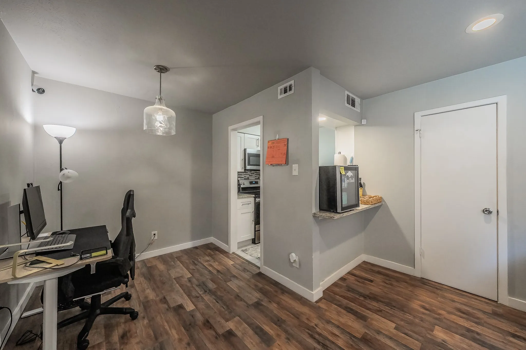Condominium For Rent in Dallas County , 12816 Midway Road 2063, Dallas, Texas 75244, 1 Bedroom, 2 Bathroom, Garage spaces, 732 Sqft, built in 1970, mls#21342809, Real Estate Agent in Dallas, Homes For Rent in Dallas county, Homes For Rent in Dallas, Realtor in Dallas Texas, Real Estate Brokerage Independent Realty Texas, Luminita Cordes Realtor