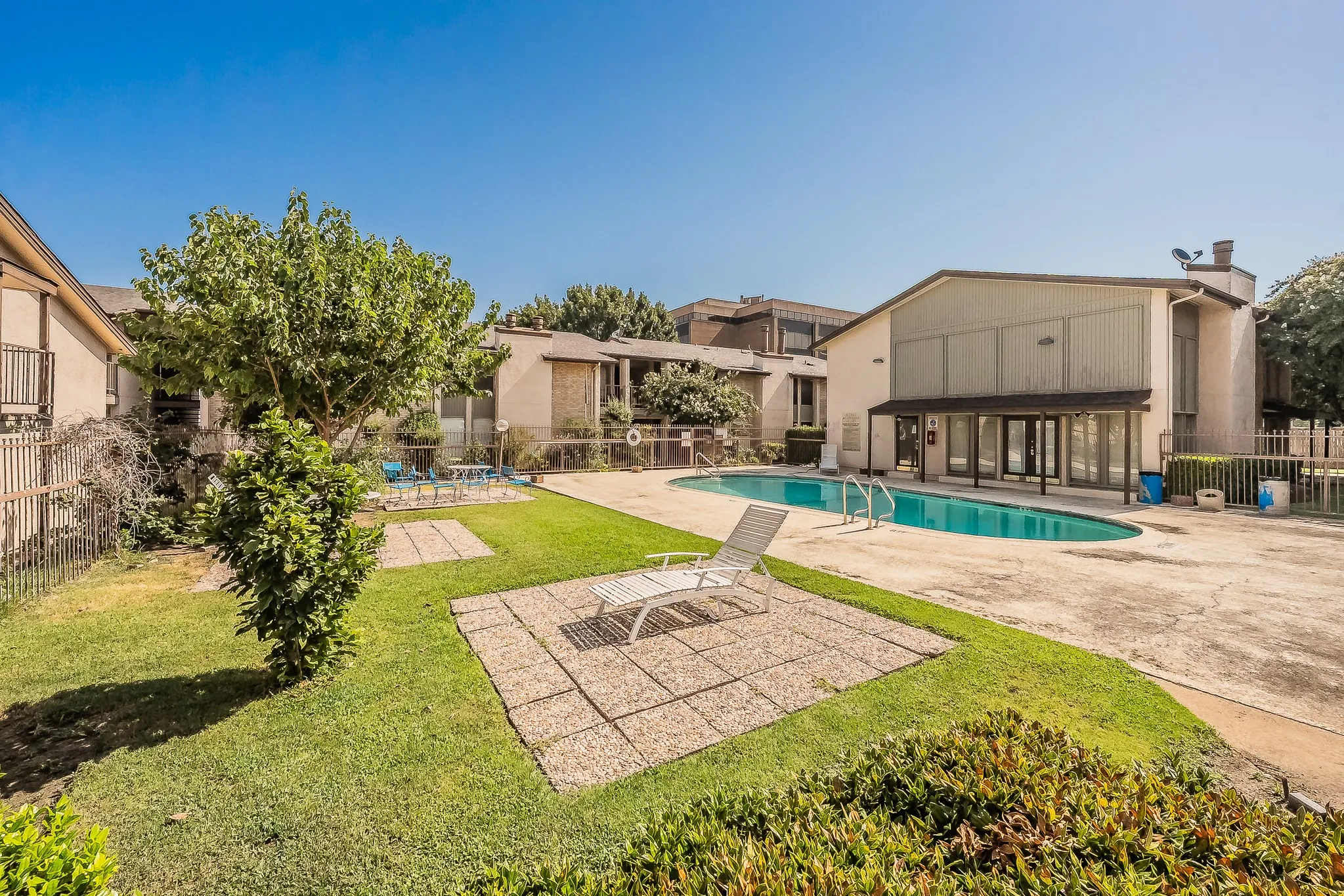 Condominium For Rent in Dallas County , 12816 Midway Road 2063, Dallas, Texas 75244, 1 Bedroom, 2 Bathroom, Garage spaces, 732 Sqft, built in 1970, mls#21342809, Real Estate Agent in Dallas, Homes For Rent in Dallas county, Homes For Rent in Dallas, Realtor in Dallas Texas, Real Estate Brokerage Independent Realty Texas, Luminita Cordes Realtor