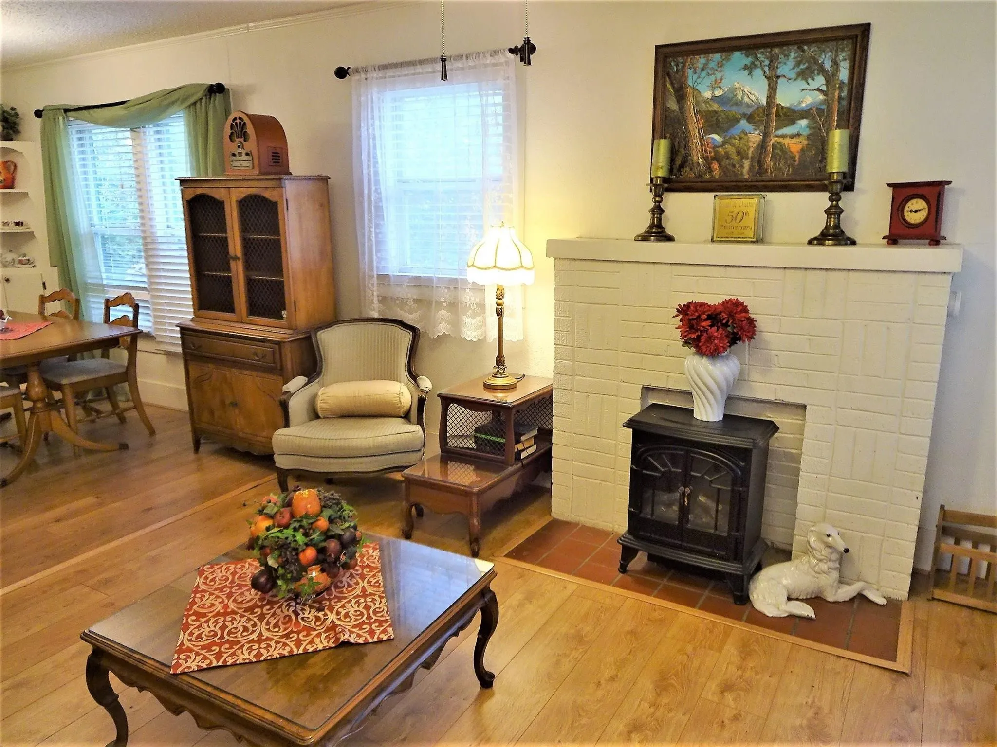 Single Family Residence For Rent in Denton County , 815 Haynes Street, Denton, Texas 76201, 2 Bedrooms, 1 Bathroom, Garage spaces, 912 Sqft, built in 1961, Price $1,195, mls#21345153, Real Estate Agent in Denton, Homes For Rent in Denton county, Homes For Rent in Denton, Realtor in Denton Texas, Real Estate Brokerage Independent Realty Texas, Luminita Cordes Realtor