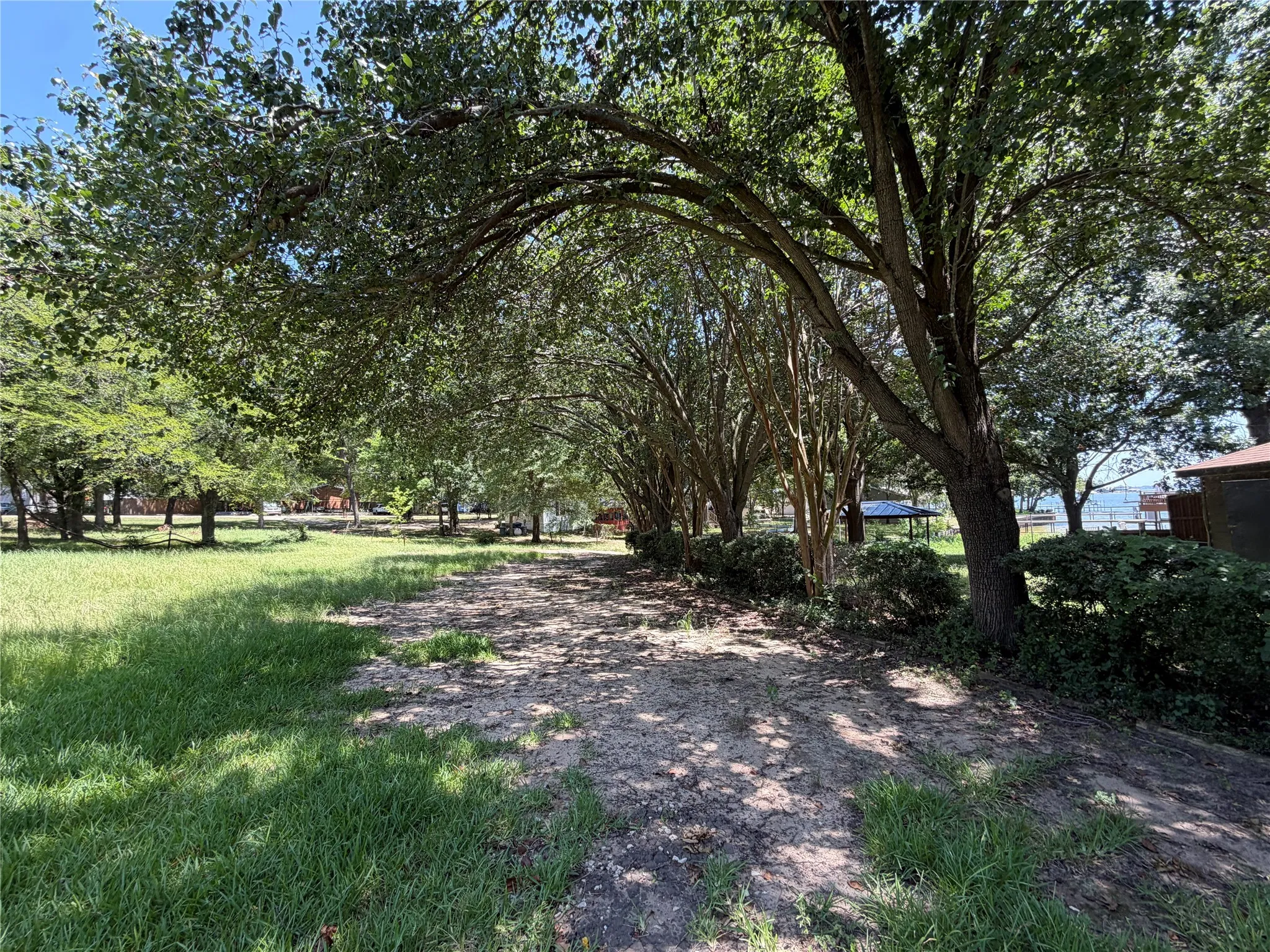 Improved Land For Sale in Henderson County , 196 Scenic Drive, Mabank, Texas 75156, 0, 0, Garage spaces, 0 Sqft, built in 1996, Price $299,000, mls#21341857, Real Estate Agent in Mabank, Homes For Sale in Henderson county, Homes For Sale in Mabank, Realtor in Mabank Texas, Real Estate Brokerage Independent Realty Texas, Luminita Cordes Realtor