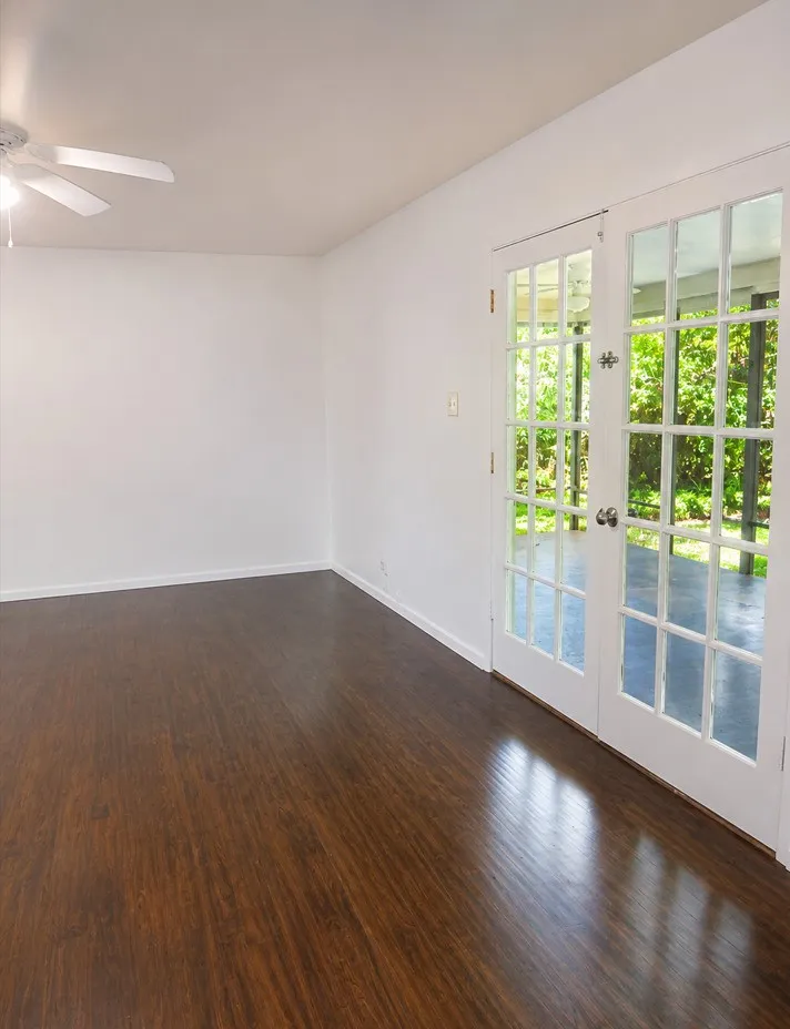 Single Family Residence For Rent in Tarrant County , 5629 Durham Avenue, Fort Worth, Texas 76114, 4 Bedroom, 3 Bathroom, Garage spaces, 1,677 Sqft, built in 1955, mls#21345157, Real Estate Agent in Fort Worth, Homes For Rent in Tarrant county, Homes For Rent in Fort Worth, Realtor in Fort Worth Texas, Real Estate Brokerage Independent Realty Texas, Luminita Cordes Realtor