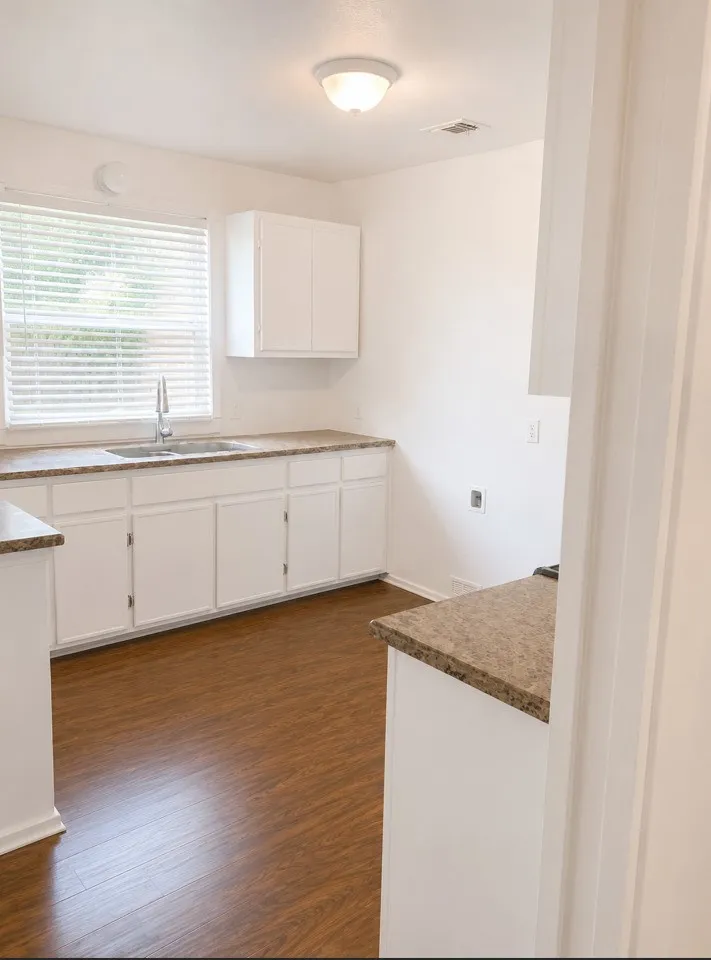 Single Family Residence For Rent in Tarrant County , 5629 Durham Avenue, Fort Worth, Texas 76114, 4 Bedroom, 3 Bathroom, Garage spaces, 1,677 Sqft, built in 1955, mls#21345157, Real Estate Agent in Fort Worth, Homes For Rent in Tarrant county, Homes For Rent in Fort Worth, Realtor in Fort Worth Texas, Real Estate Brokerage Independent Realty Texas, Luminita Cordes Realtor