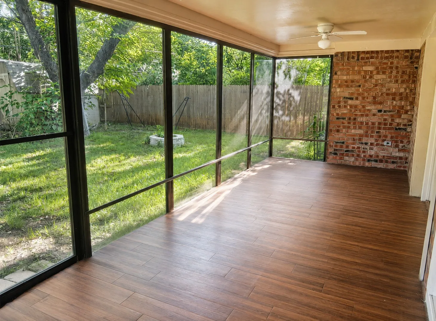 Single Family Residence For Rent in Tarrant County , 5629 Durham Avenue, Fort Worth, Texas 76114, 4 Bedroom, 3 Bathroom, Garage spaces, 1,677 Sqft, built in 1955, mls#21345157, Real Estate Agent in Fort Worth, Homes For Rent in Tarrant county, Homes For Rent in Fort Worth, Realtor in Fort Worth Texas, Real Estate Brokerage Independent Realty Texas, Luminita Cordes Realtor