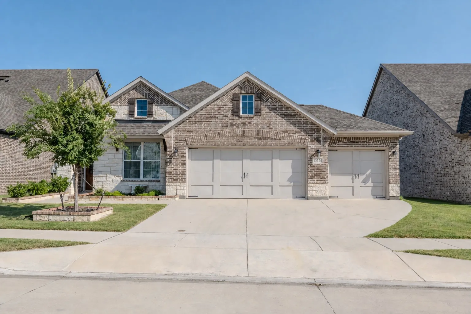 Single Family Residence For Sale in Parker County , 15124 Devonne Drive, Aledo, Texas 76008, 3 Bedroom, 2 Bathroom, 3 Garage spaces, 2,261 Sqft, built in 2022, mls#21345112, Real Estate Agent in Aledo, Homes For Sale in Parker county, Homes For Sale in Aledo, Realtor in Aledo Texas, Real Estate Brokerage Independent Realty Texas, Luminita Cordes Realtor