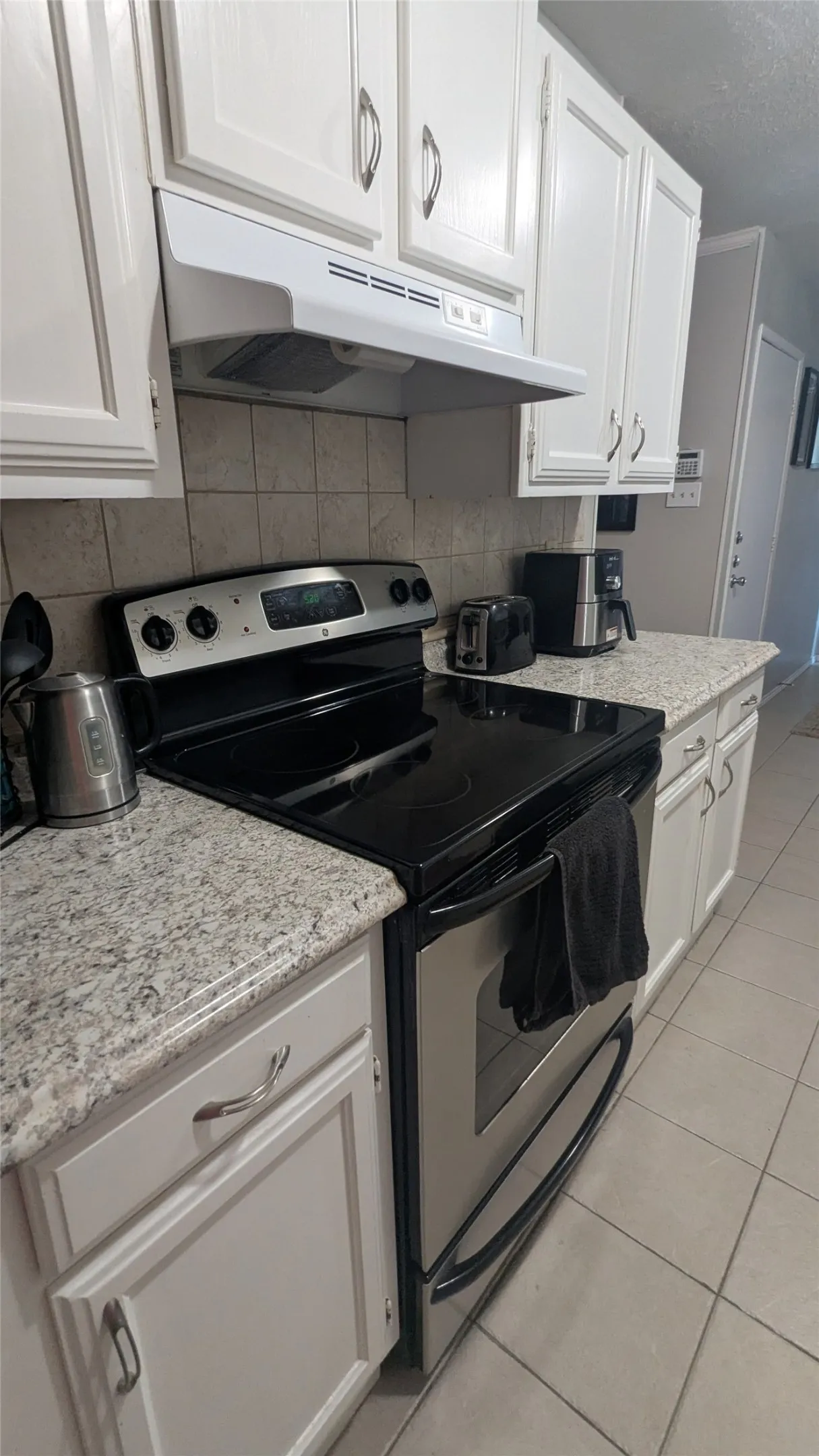 Single Family Residence For Rent in Denton County , 5012 Wagner Circle, The Colony, Texas 75056, 3 Bedroom, 2 Bathroom, 2 Garage spaces, 1,520 Sqft, built in 1977, Price $2,000, mls#21344994, Real Estate Agent in The Colony, Homes For Rent in Denton county, Homes For Rent in The Colony, Realtor in The Colony Texas, Real Estate Brokerage Independent Realty Texas, Luminita Cordes Realtor