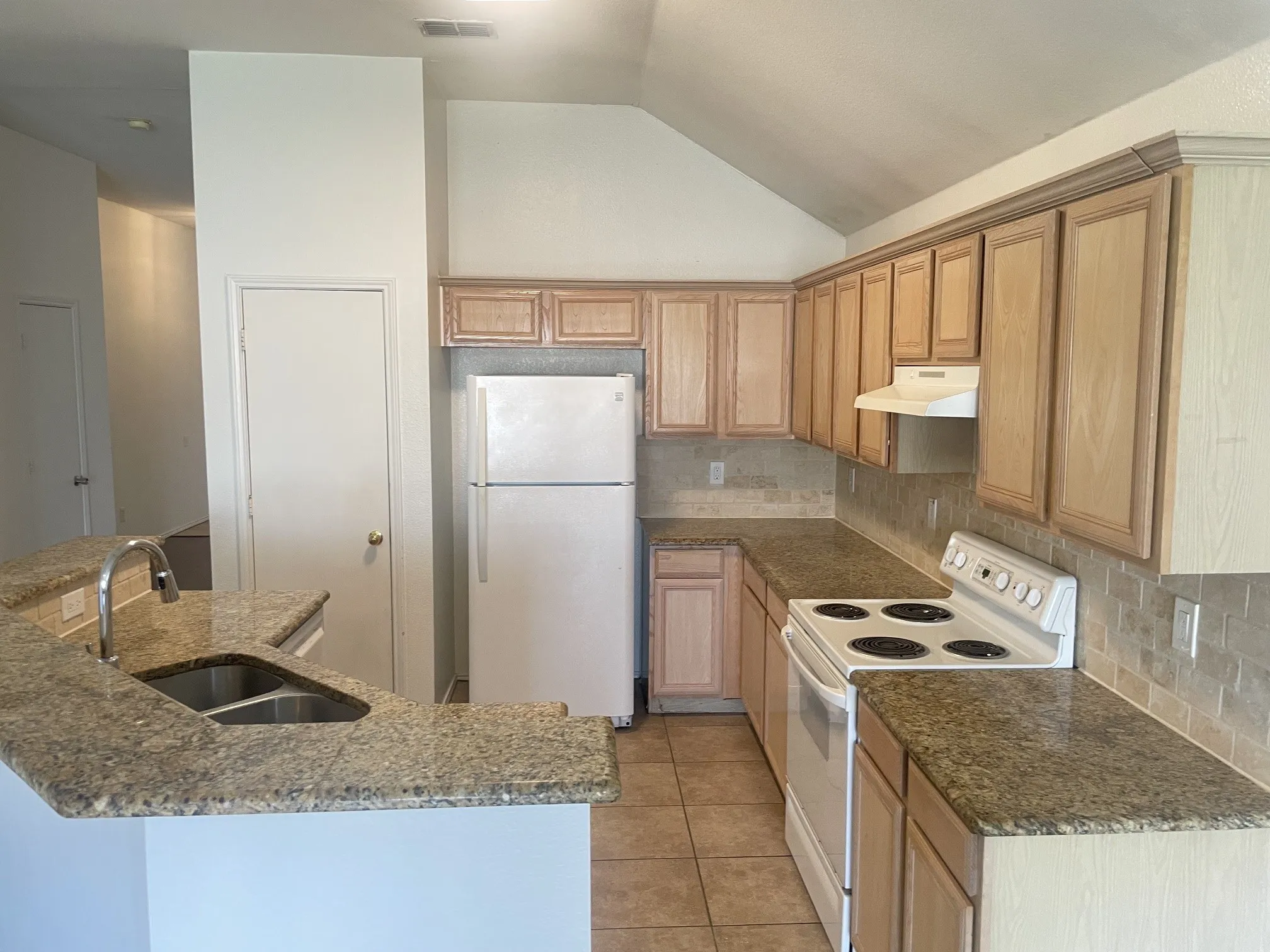 Single Family Residence For Rent in Collin County , 100 Hopewell Drive, Mc Kinney, Texas 75071, 3 Bedroom, 2 Bathroom, 2 Garage spaces, 1,946 Sqft, built in 2000, mls#21345167, Real Estate Agent in Mc Kinney, Homes For Rent in Collin county, Homes For Rent in Mc Kinney, Realtor in Mc Kinney Texas, Real Estate Brokerage Independent Realty Texas, Luminita Cordes Realtor